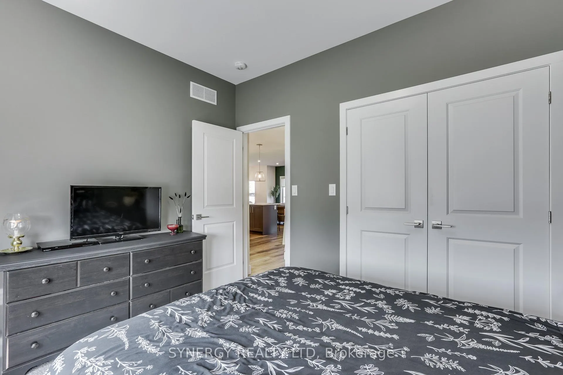 Photo 28 of 547 Scenic Court, Warwick, Watford — HOMEH