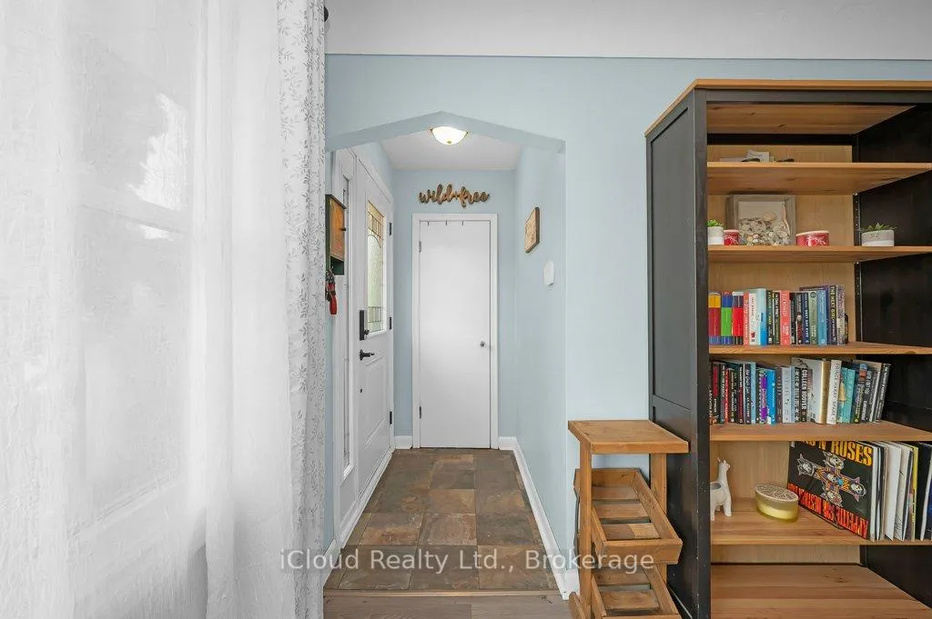 Photo 4 of 103 McElroy Road E, Hamilton, Balfour — HOMEH