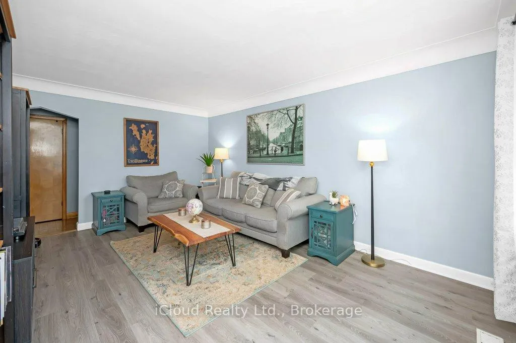 Photo 5 of 103 McElroy Road E, Hamilton, Balfour — HOMEH