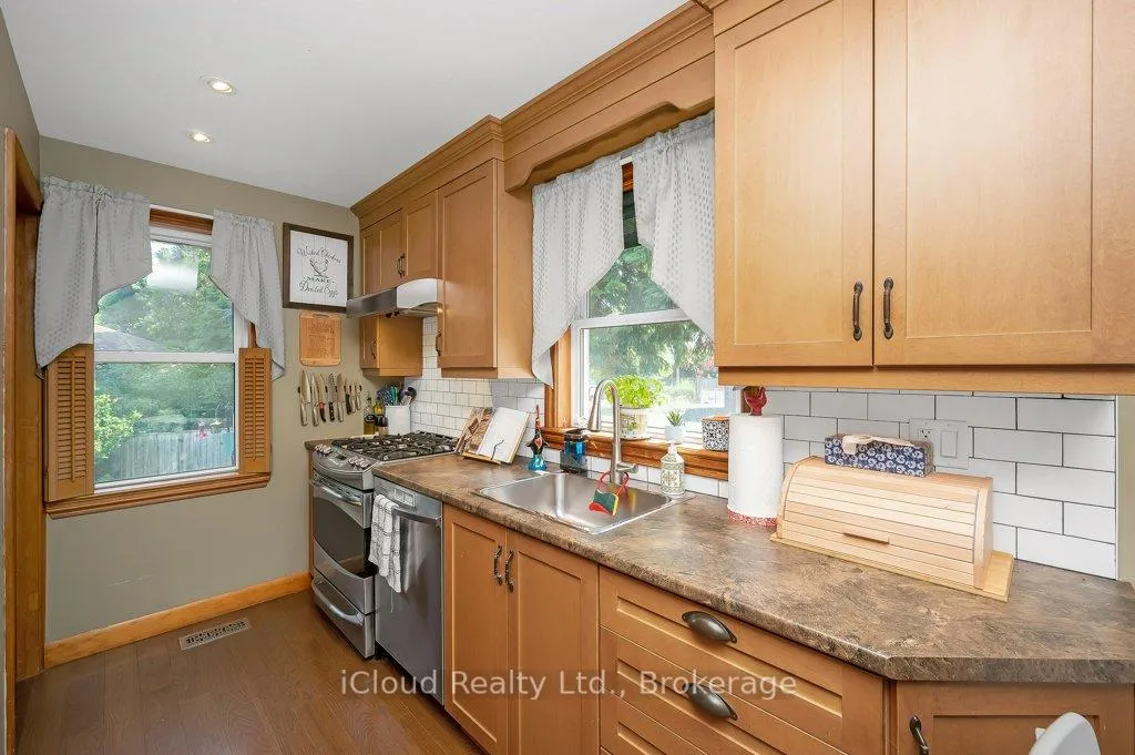 Photo 11 of 103 McElroy Road E, Hamilton, Balfour — HOMEH
