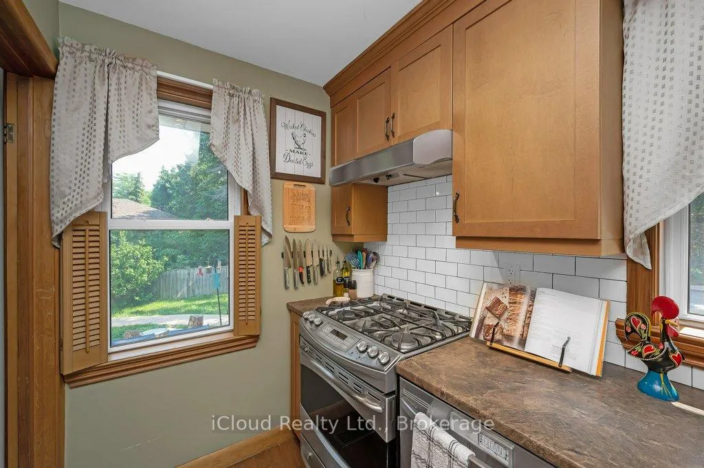 Photo 13 of 103 McElroy Road E, Hamilton, Balfour — HOMEH