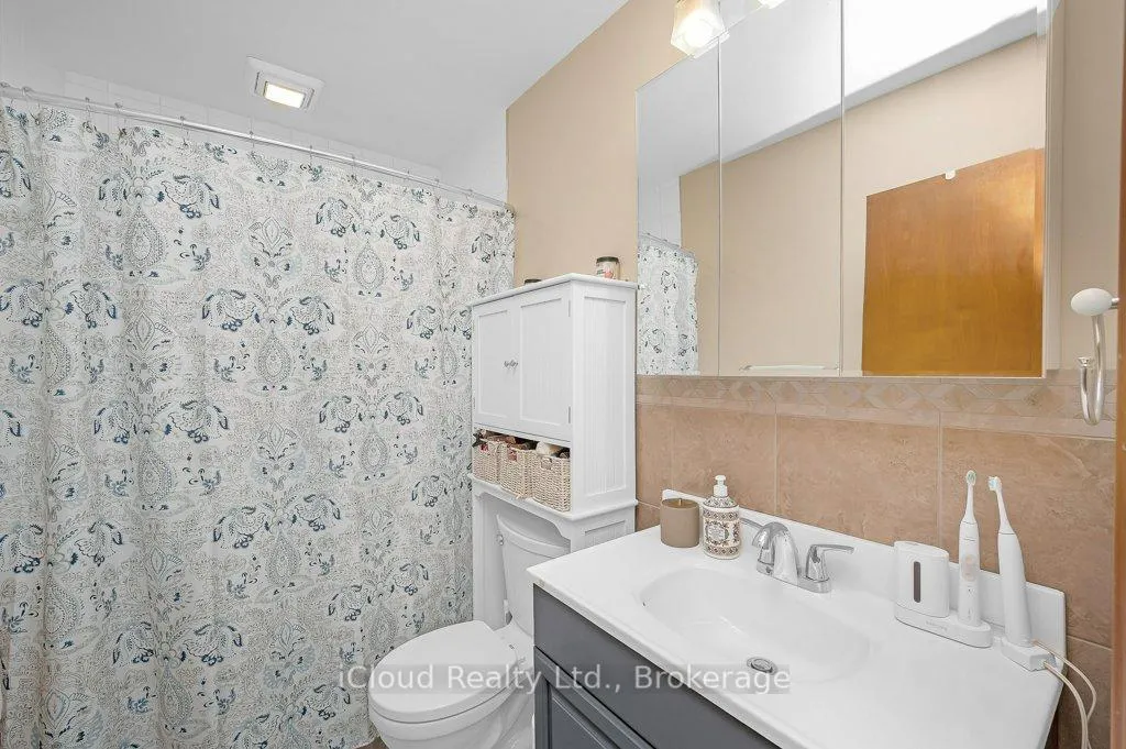 Photo 16 of 103 McElroy Road E, Hamilton, Balfour — HOMEH