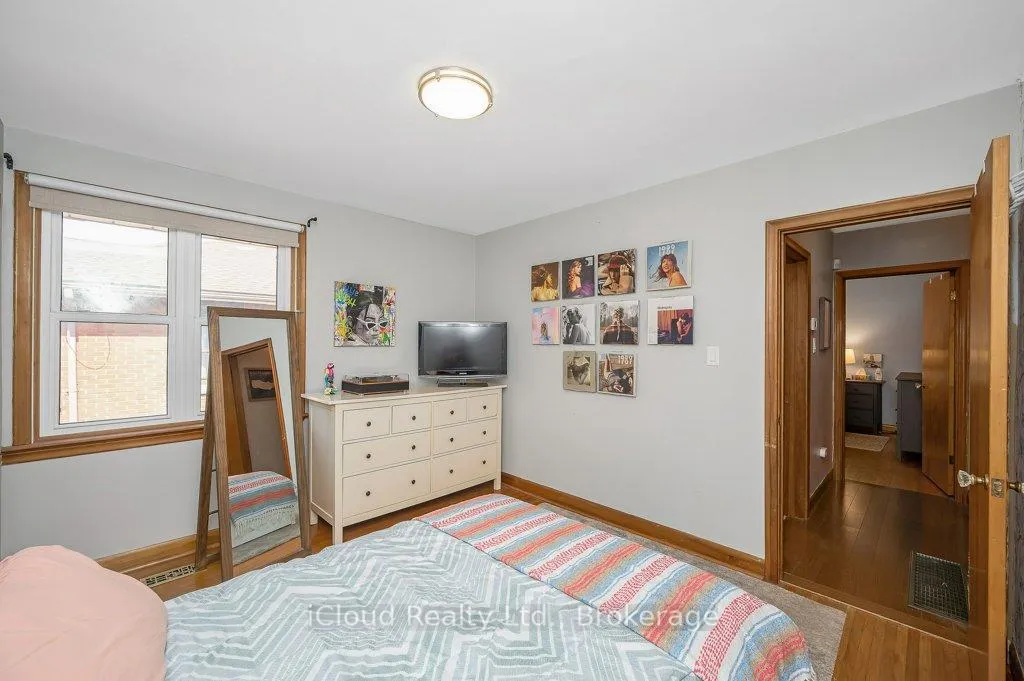 Photo 18 of 103 McElroy Road E, Hamilton, Balfour — HOMEH