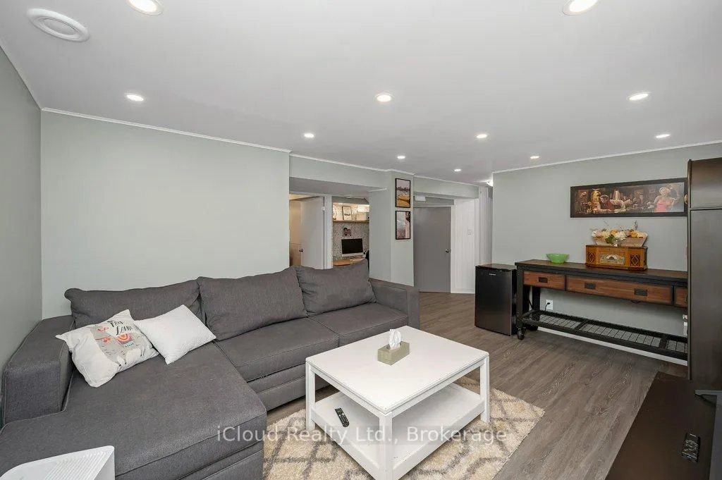 Photo 21 of 103 McElroy Road E, Hamilton, Balfour — HOMEH