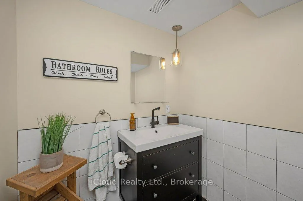 Photo 26 of 103 McElroy Road E, Hamilton, Balfour — HOMEH