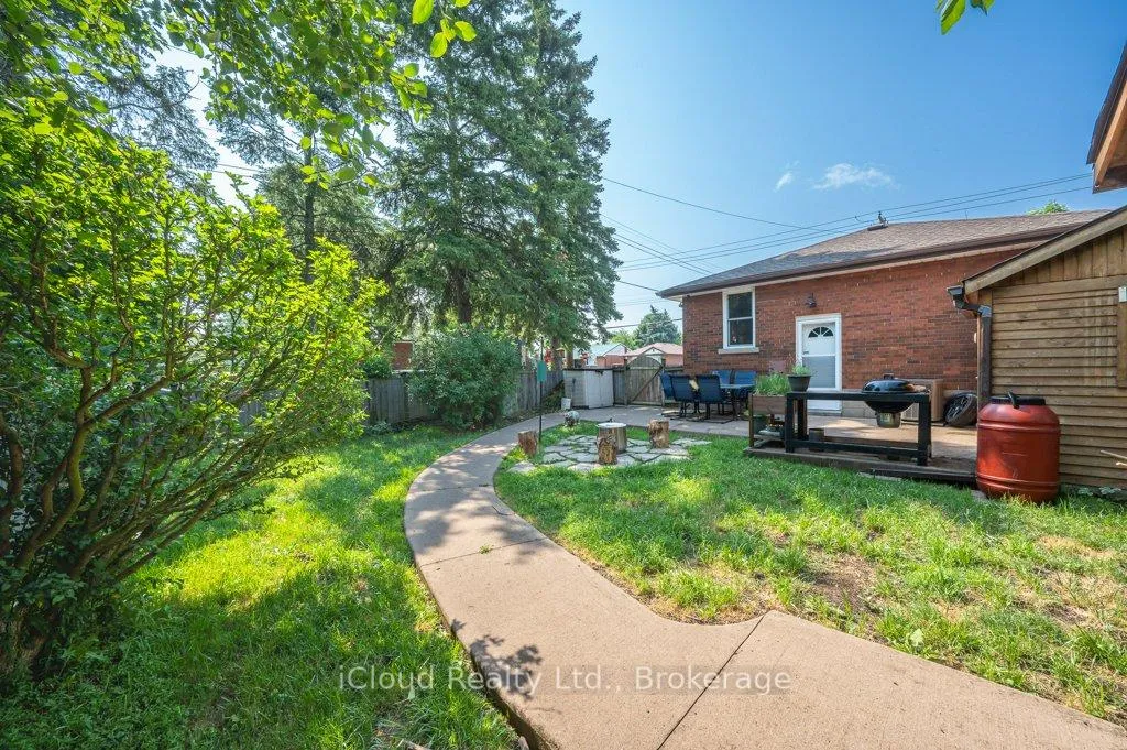 Photo 31 of 103 McElroy Road E, Hamilton, Balfour — HOMEH