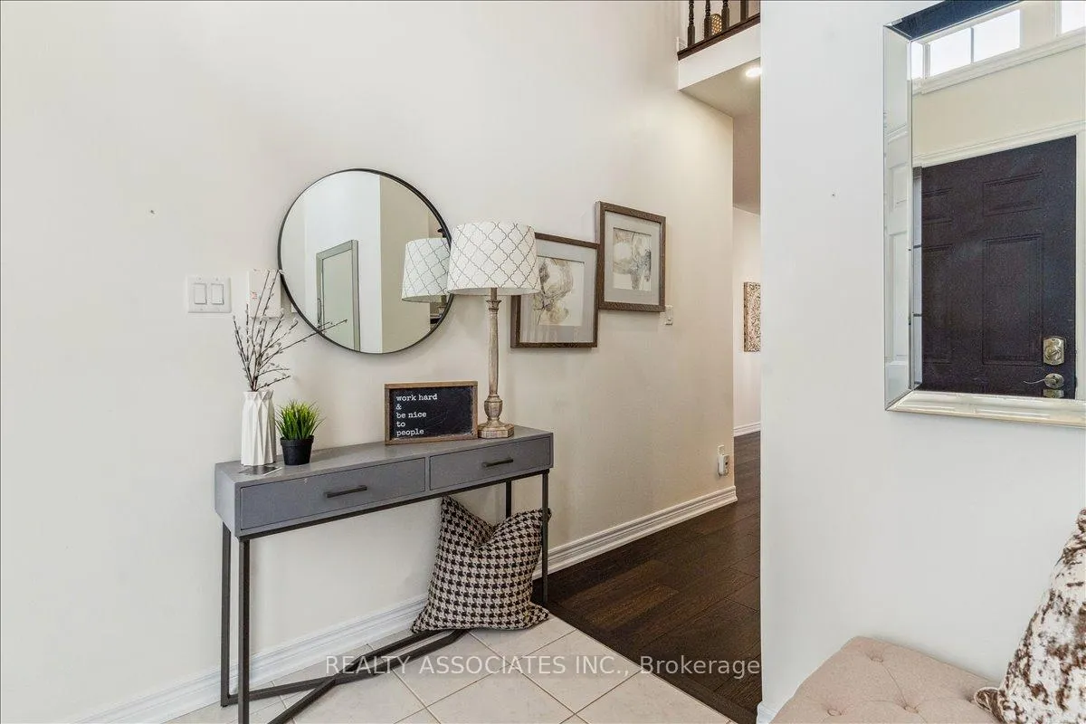 Photo 5 of 185 Glenabbey Drive, Clarington, Courtice — HOMEH