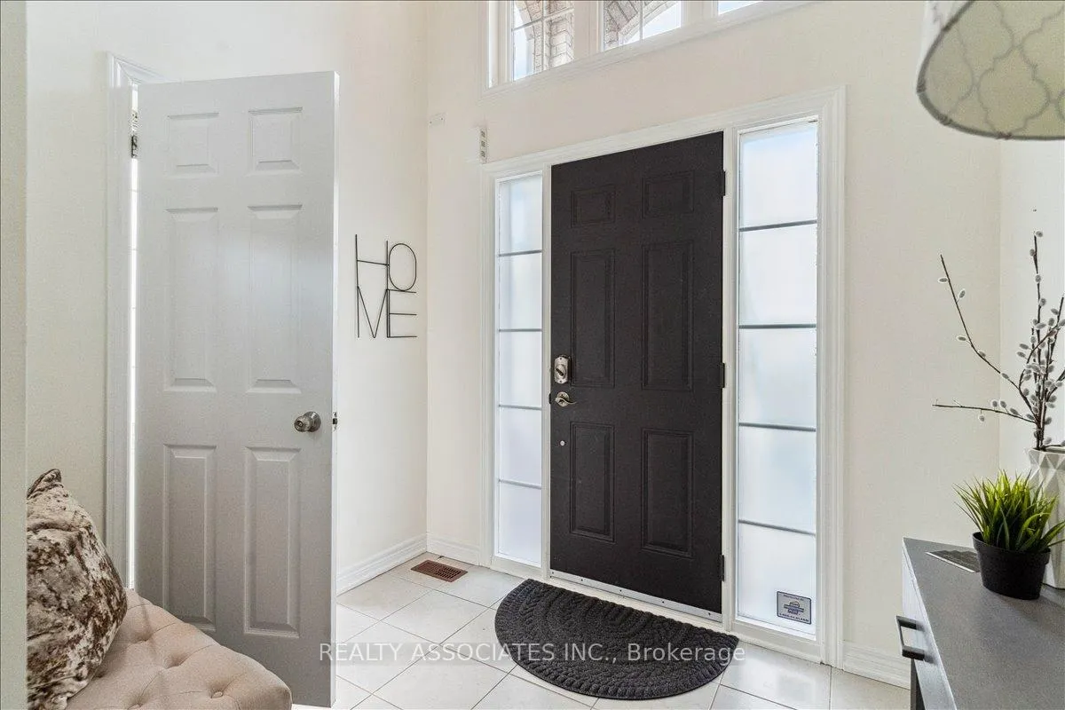Photo 6 of 185 Glenabbey Drive, Clarington, Courtice — HOMEH