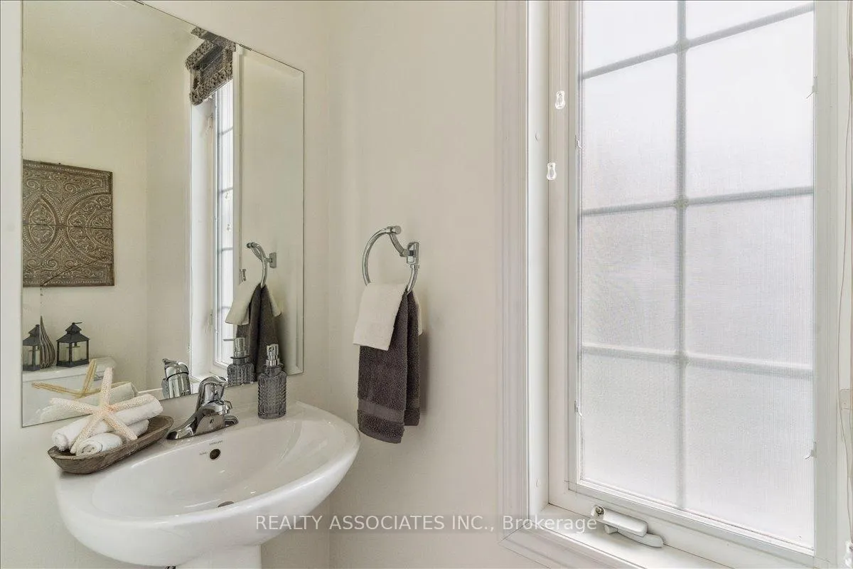 Photo 7 of 185 Glenabbey Drive, Clarington, Courtice — HOMEH