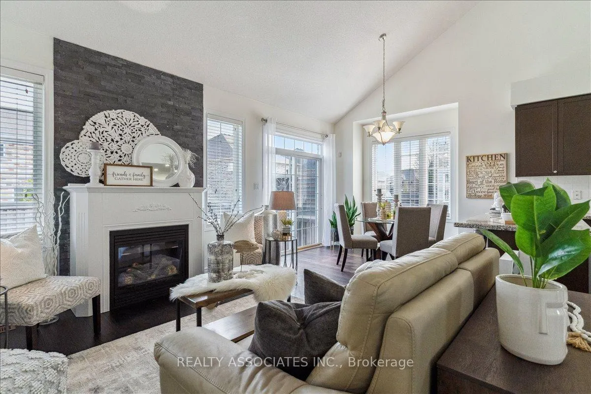 Photo 8 of 185 Glenabbey Drive, Clarington, Courtice — HOMEH