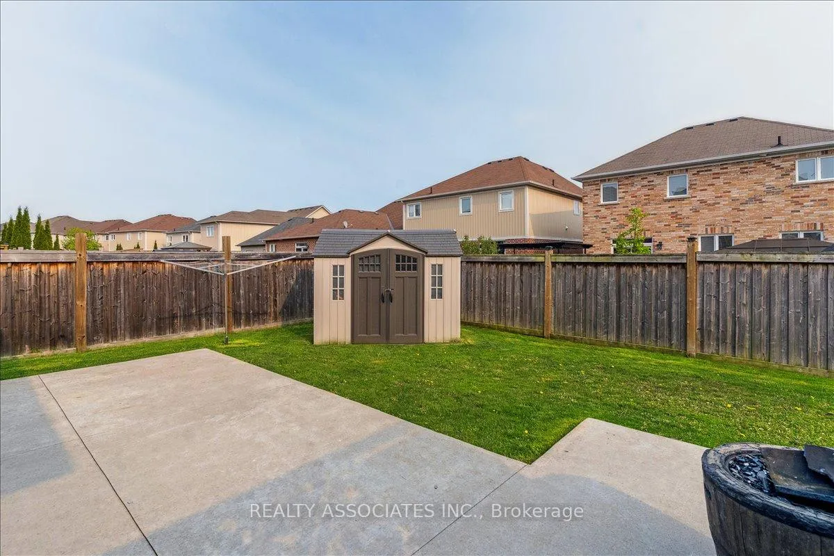 Photo 18 of 185 Glenabbey Drive, Clarington, Courtice — HOMEH