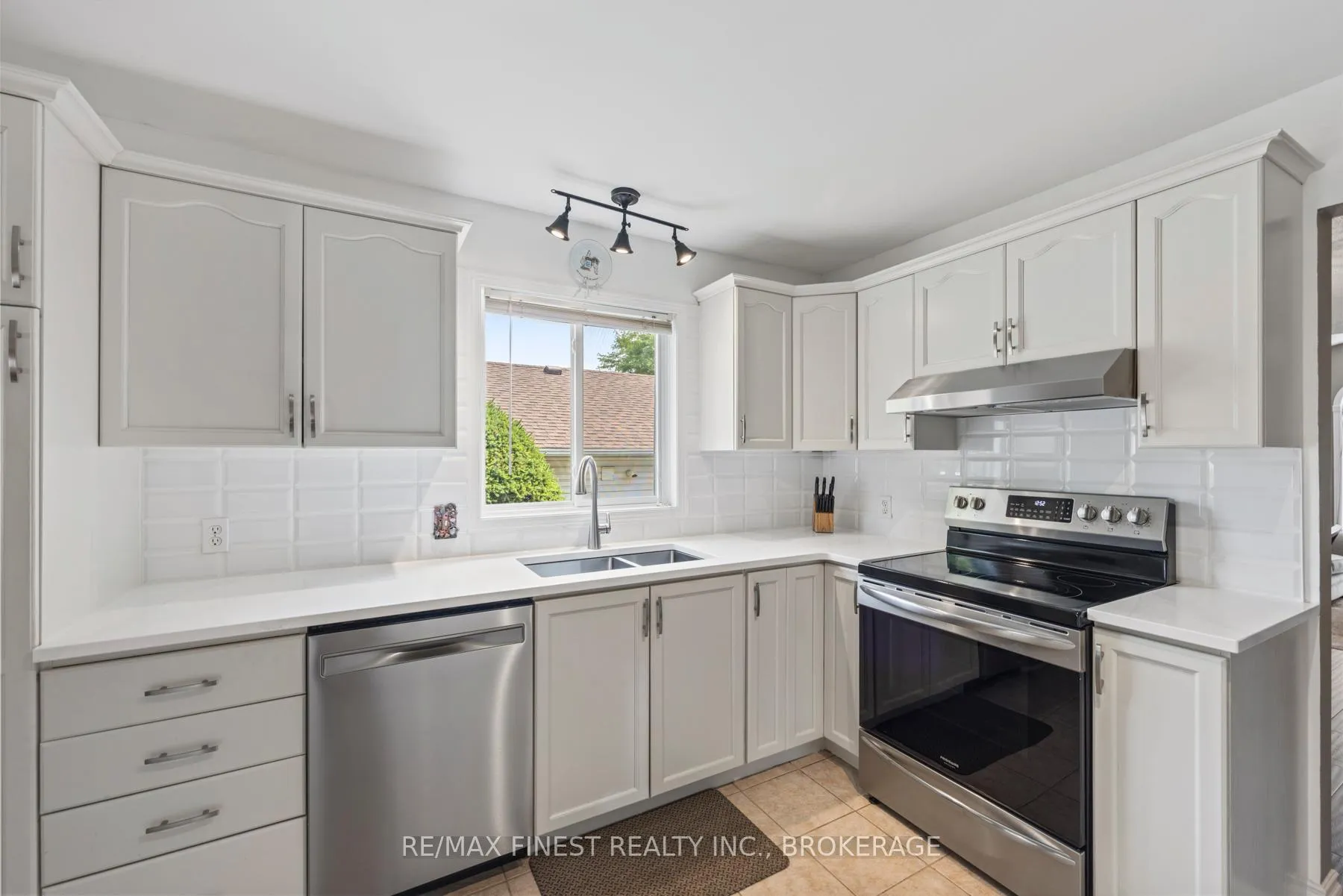 Photo 19 of 244 Langfield Street, Kingston, City Northwest — HOMEH
