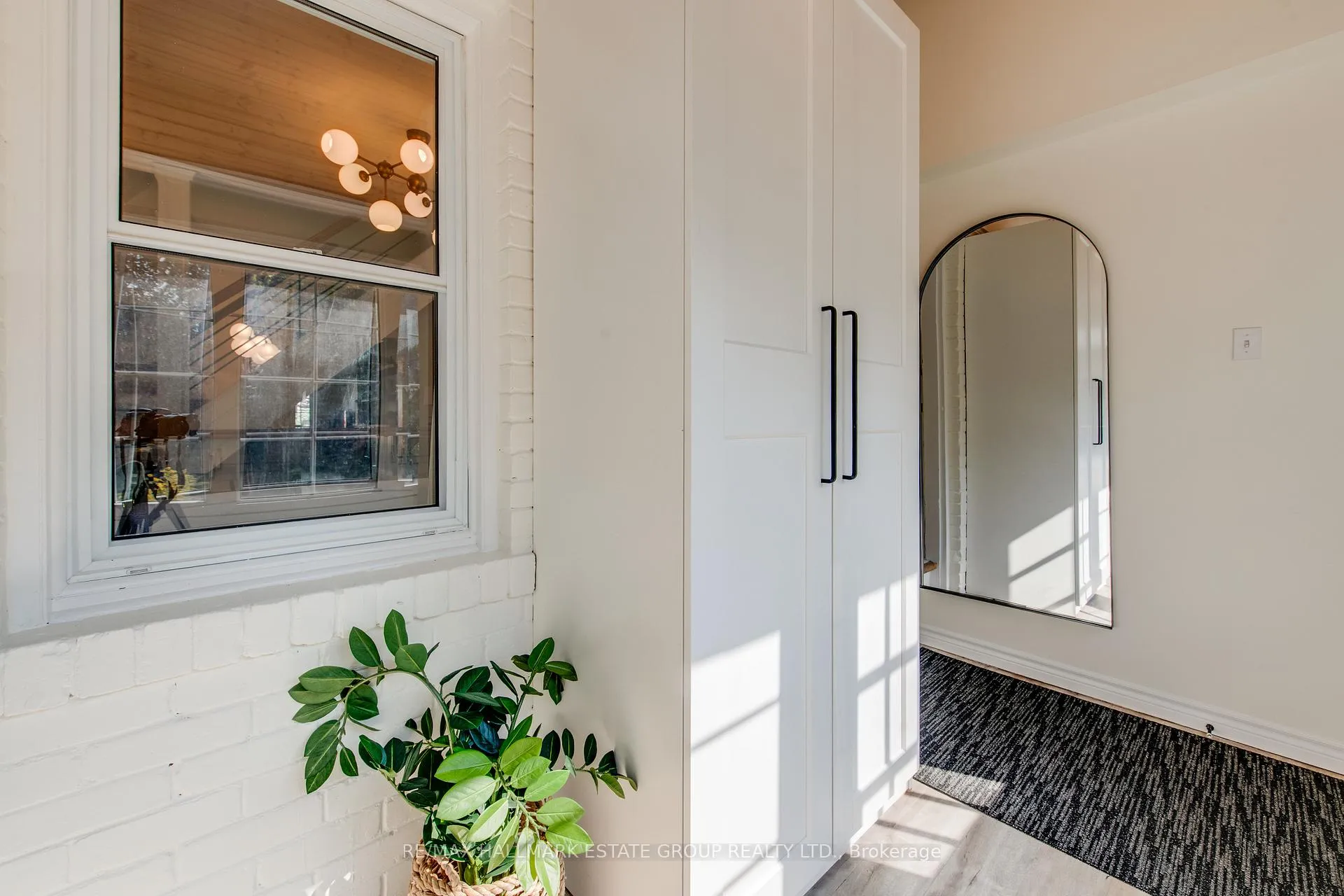 Photo 3 of 245 Kenilworth Avenue, Toronto, The Beaches — HOMEH
