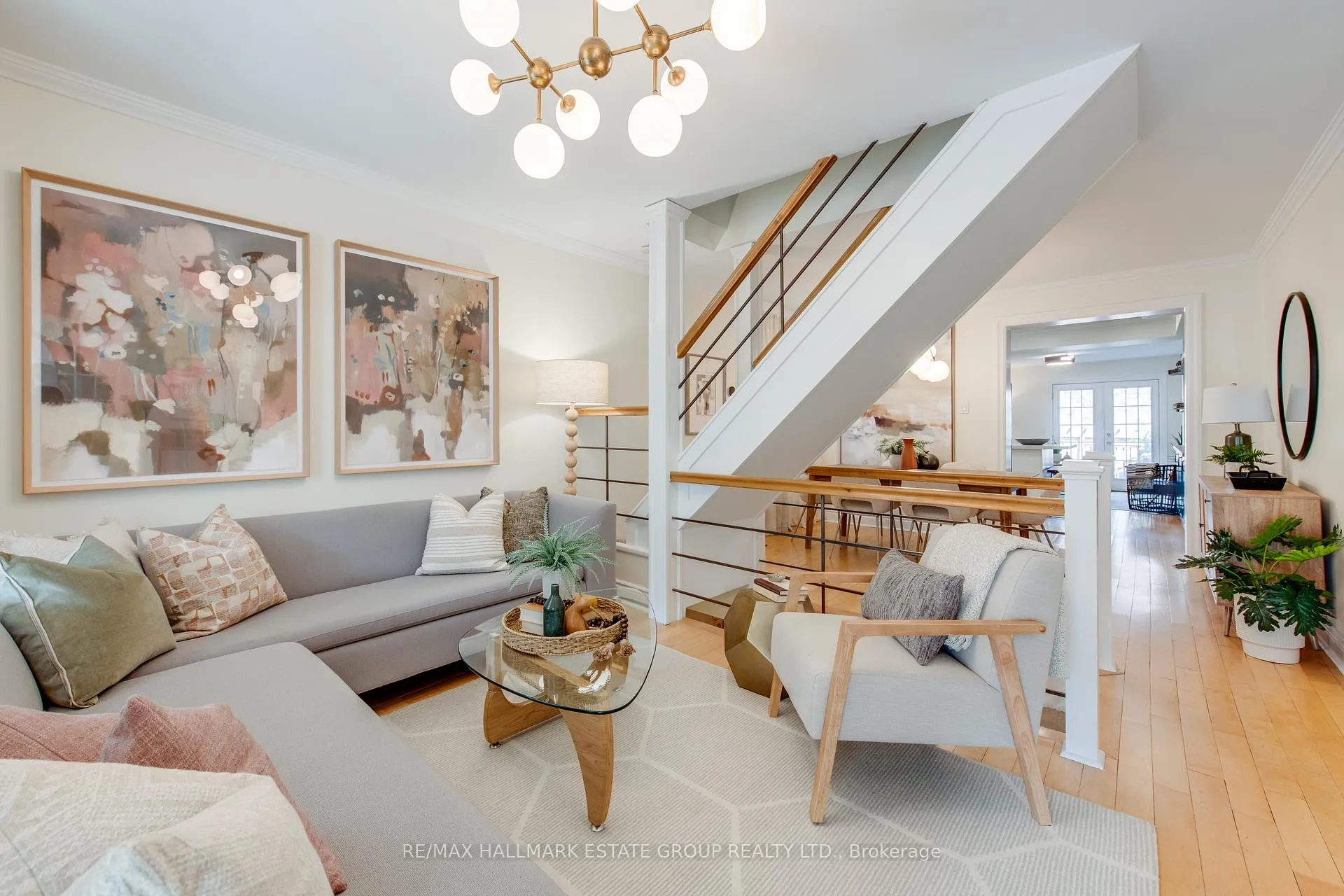 Photo 5 of 245 Kenilworth Avenue, Toronto, The Beaches — HOMEH