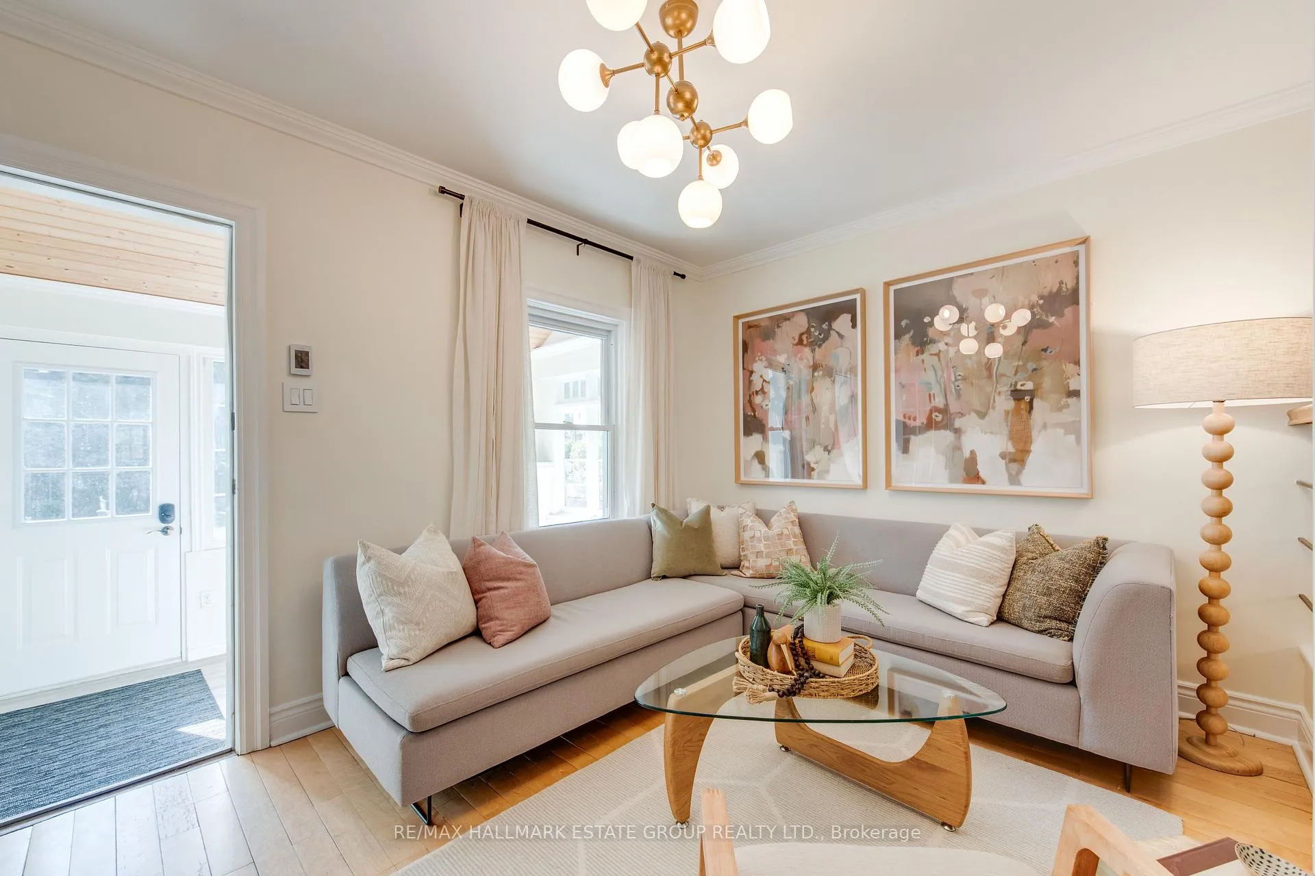Photo 6 of 245 Kenilworth Avenue, Toronto, The Beaches — HOMEH