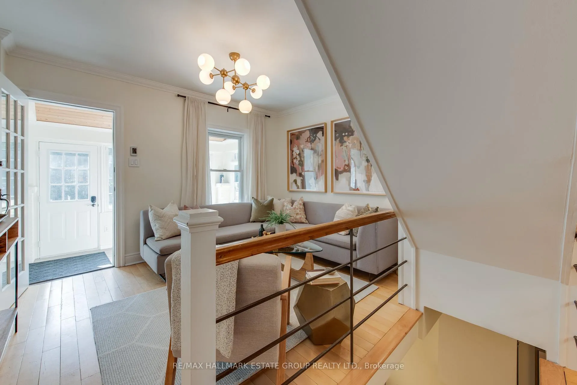 Photo 9 of 245 Kenilworth Avenue, Toronto, The Beaches — HOMEH