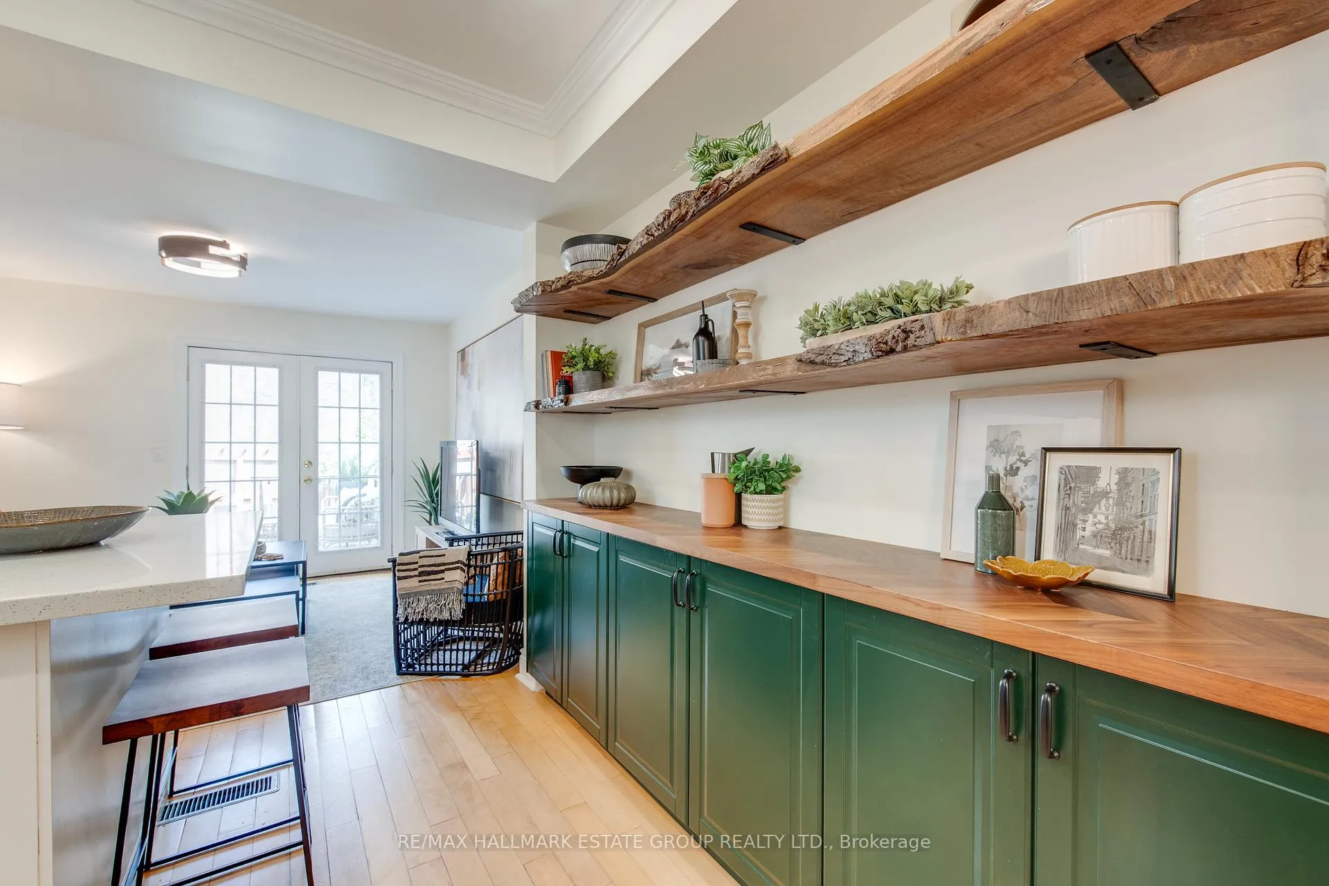 Photo 12 of 245 Kenilworth Avenue, Toronto, The Beaches — HOMEH
