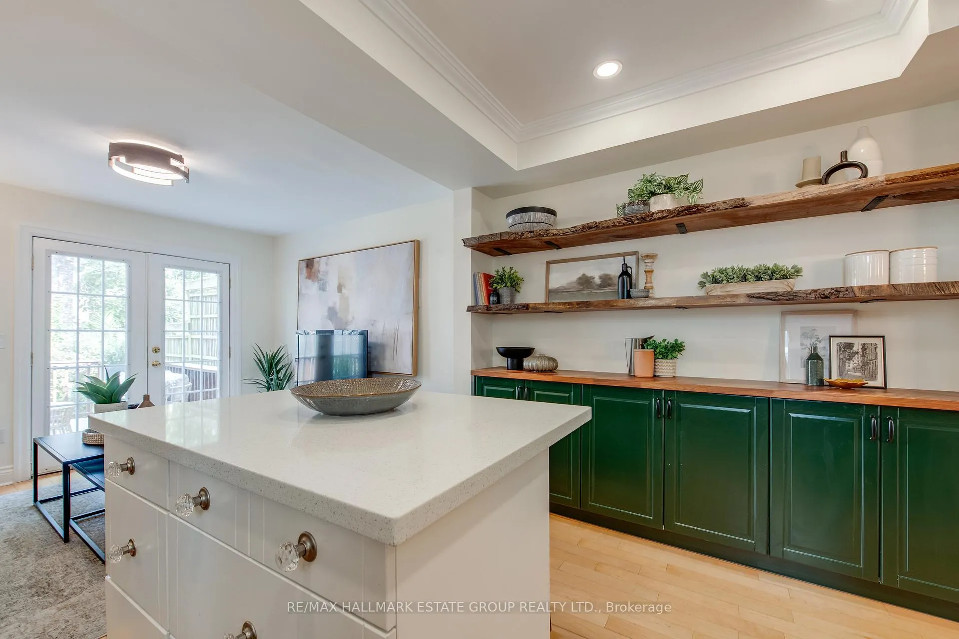 Photo 15 of 245 Kenilworth Avenue, Toronto, The Beaches — HOMEH