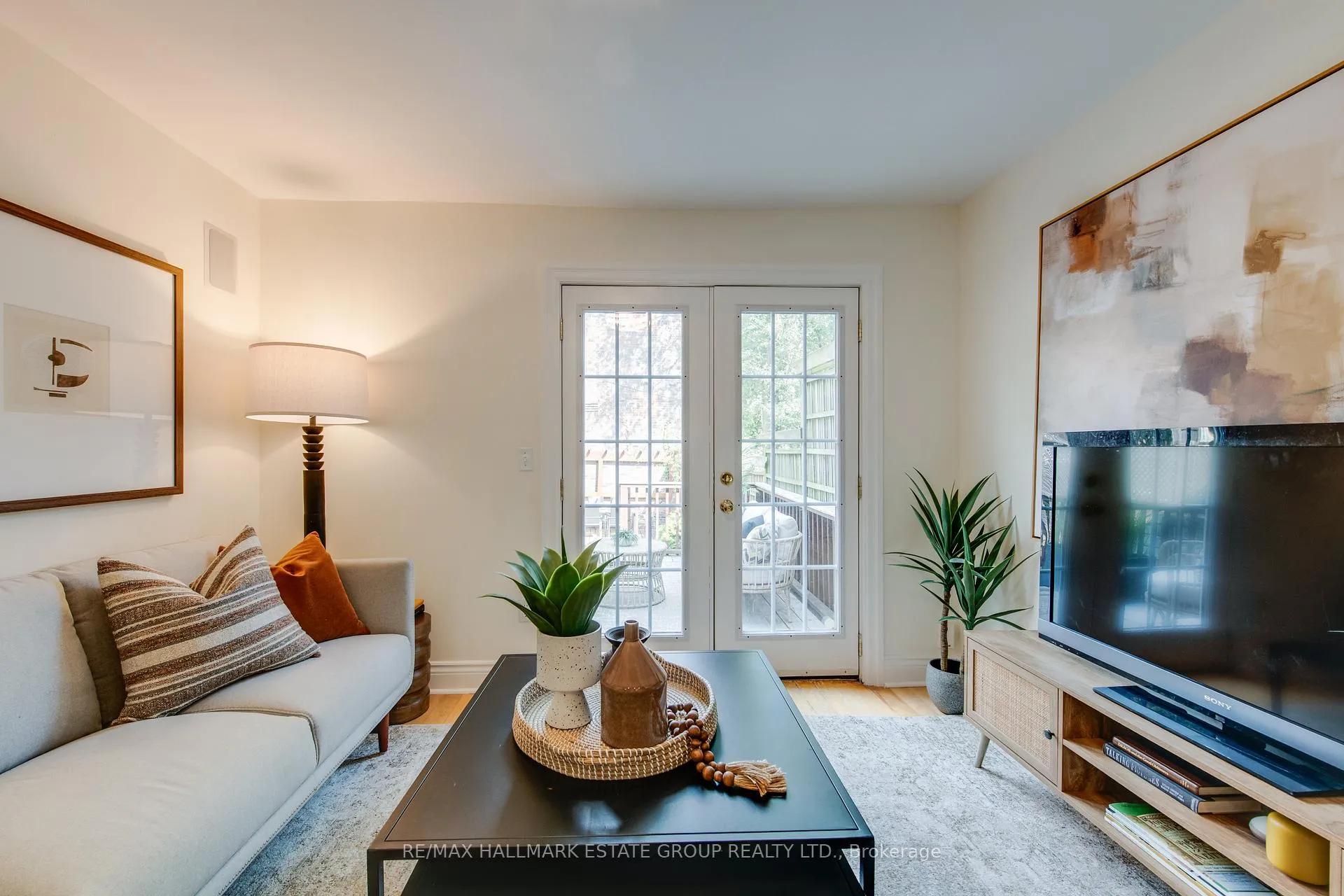 Photo 17 of 245 Kenilworth Avenue, Toronto, The Beaches — HOMEH