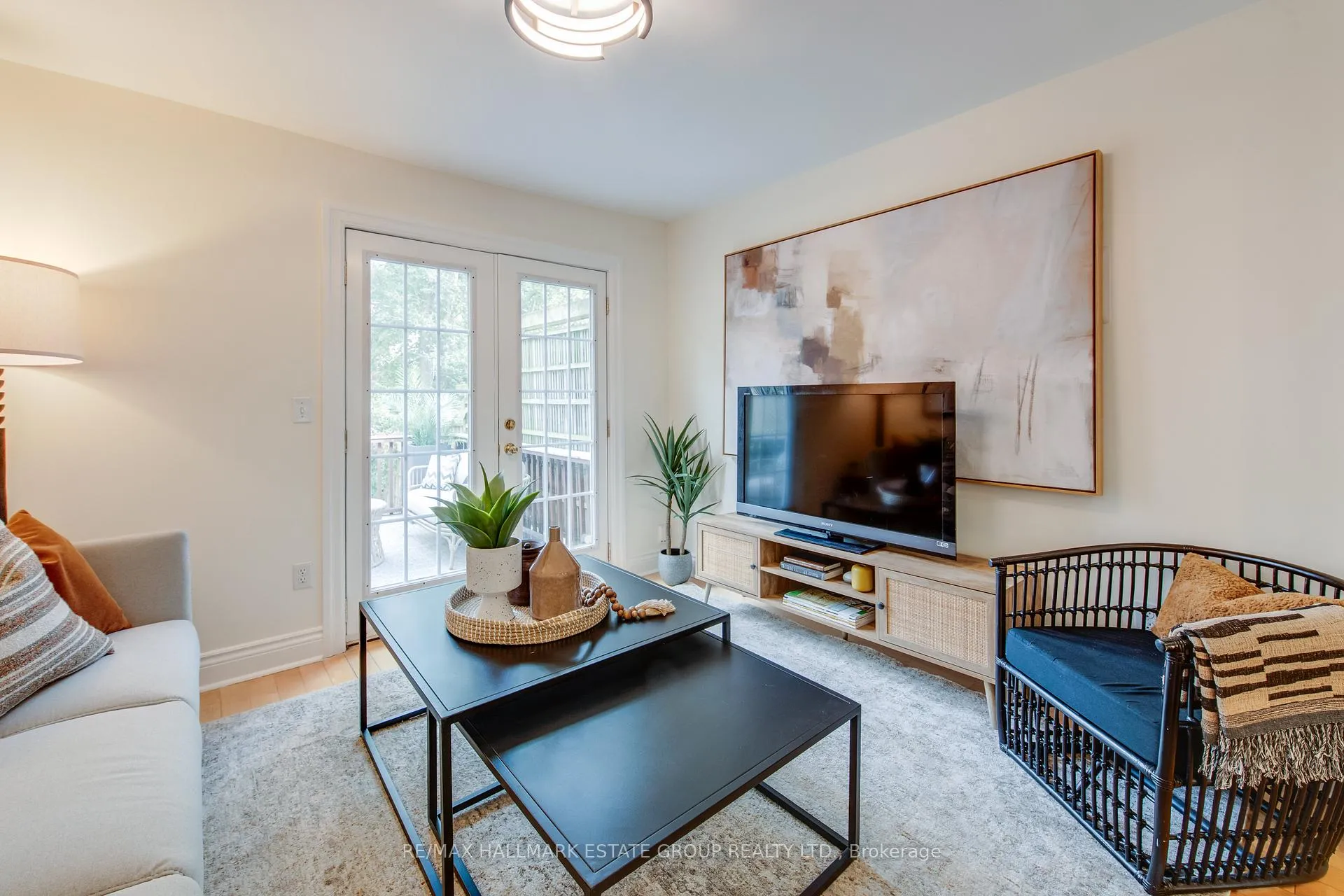 Photo 18 of 245 Kenilworth Avenue, Toronto, The Beaches — HOMEH