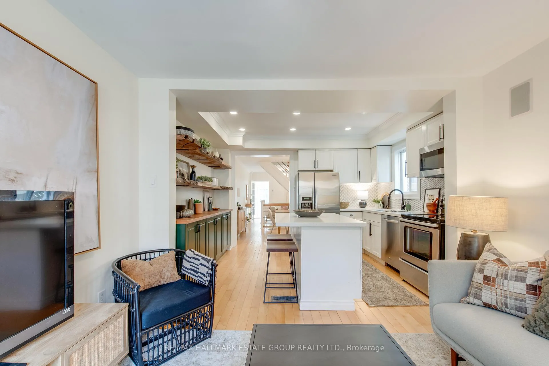 Photo 21 of 245 Kenilworth Avenue, Toronto, The Beaches — HOMEH