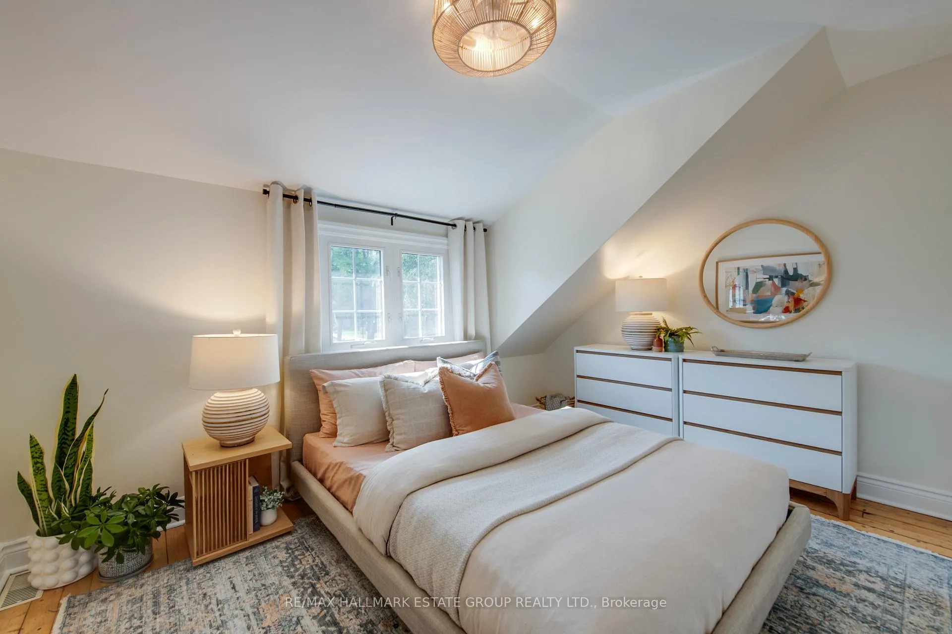 Photo 22 of 245 Kenilworth Avenue, Toronto, The Beaches — HOMEH