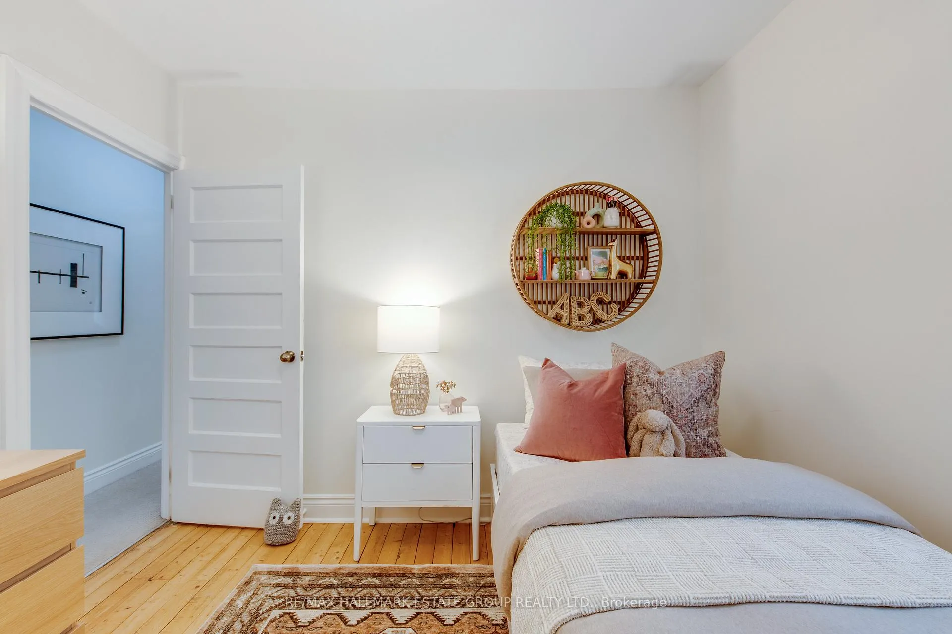 Photo 29 of 245 Kenilworth Avenue, Toronto, The Beaches — HOMEH