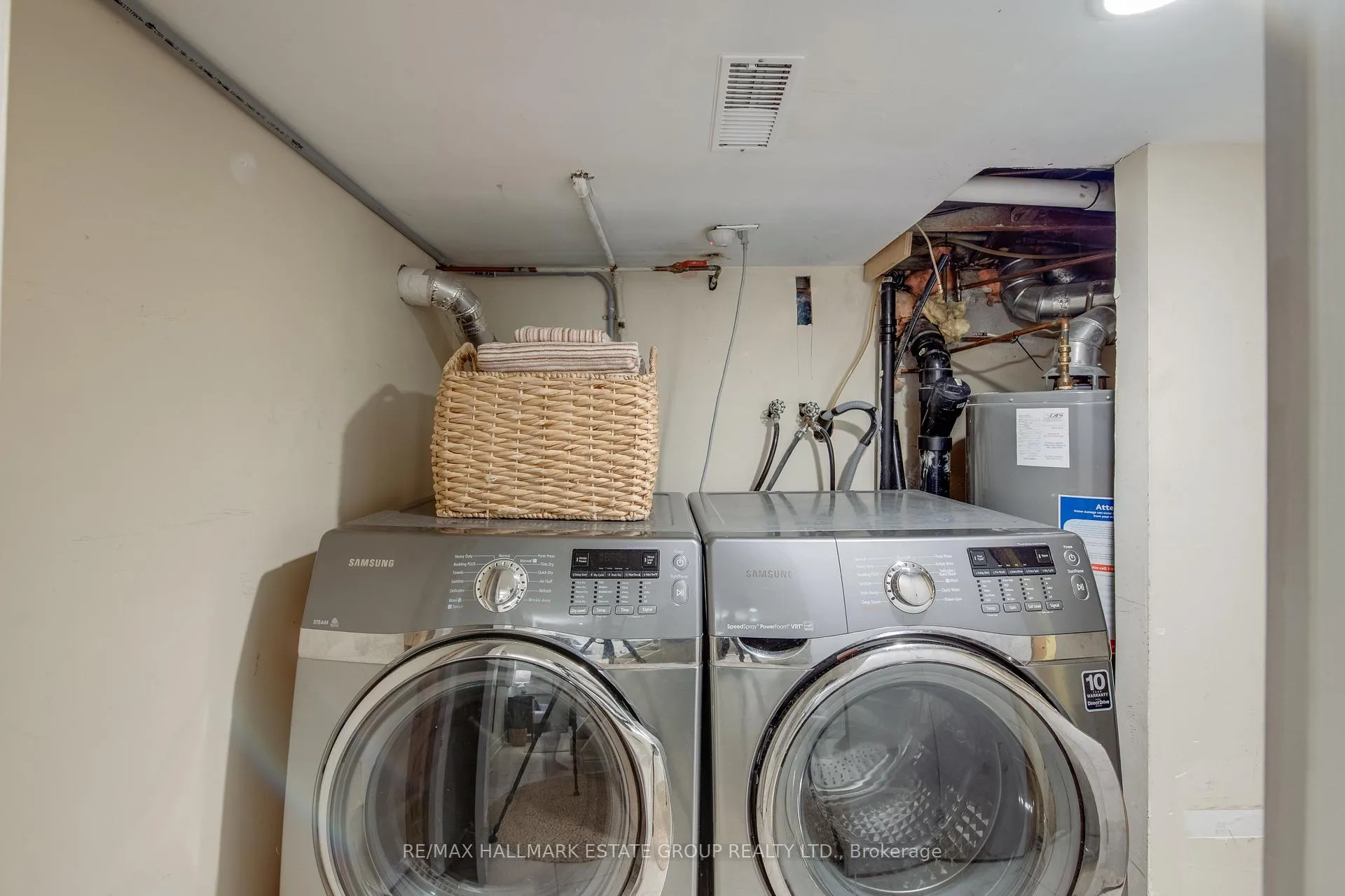 Photo 38 of 245 Kenilworth Avenue, Toronto, The Beaches — HOMEH
