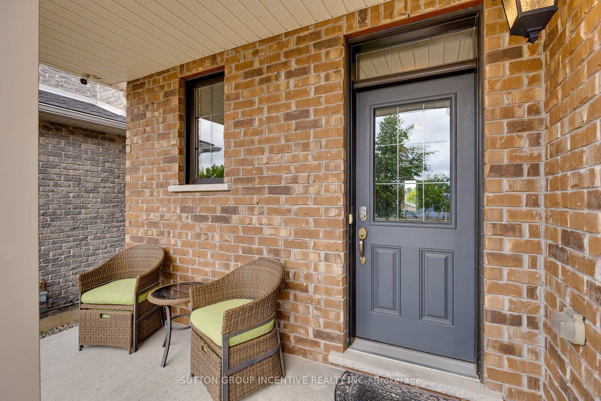 Photo 2 of 22 Britannic Lane, Barrie, Innis-Shore — HOMEH