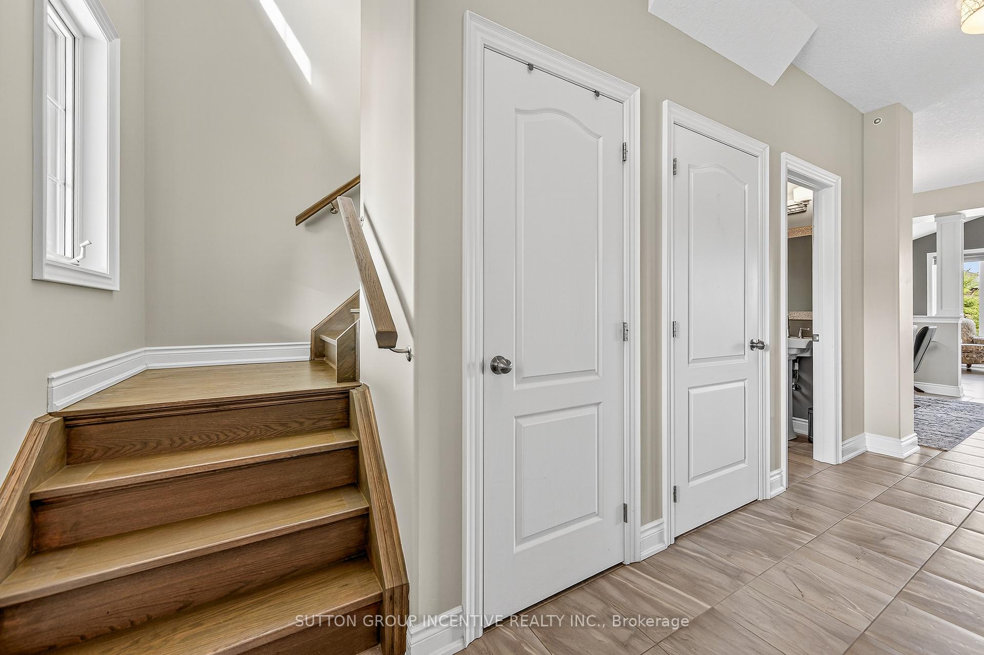 Photo 5 of 22 Britannic Lane, Barrie, Innis-Shore — HOMEH