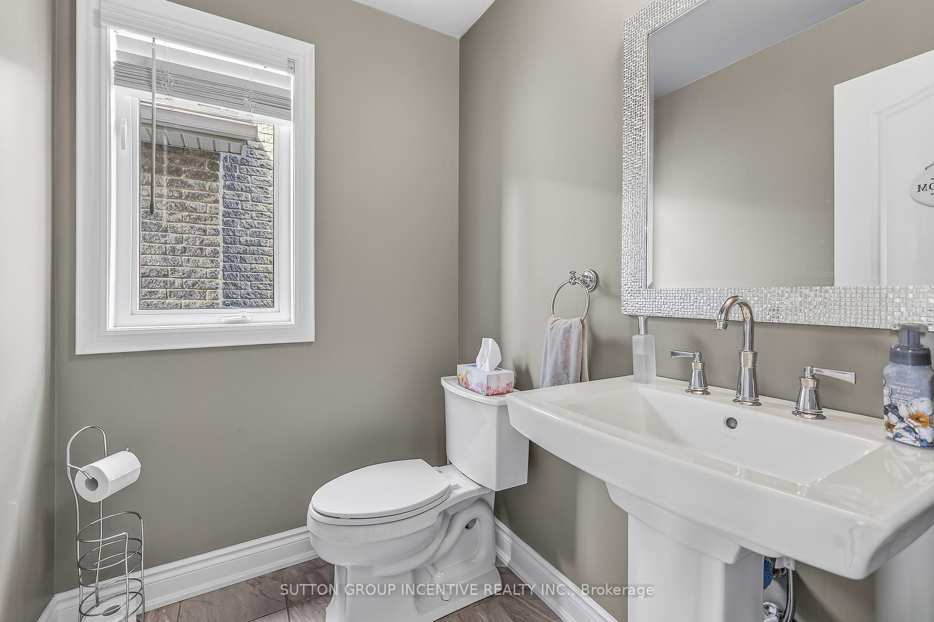 Photo 7 of 22 Britannic Lane, Barrie, Innis-Shore — HOMEH