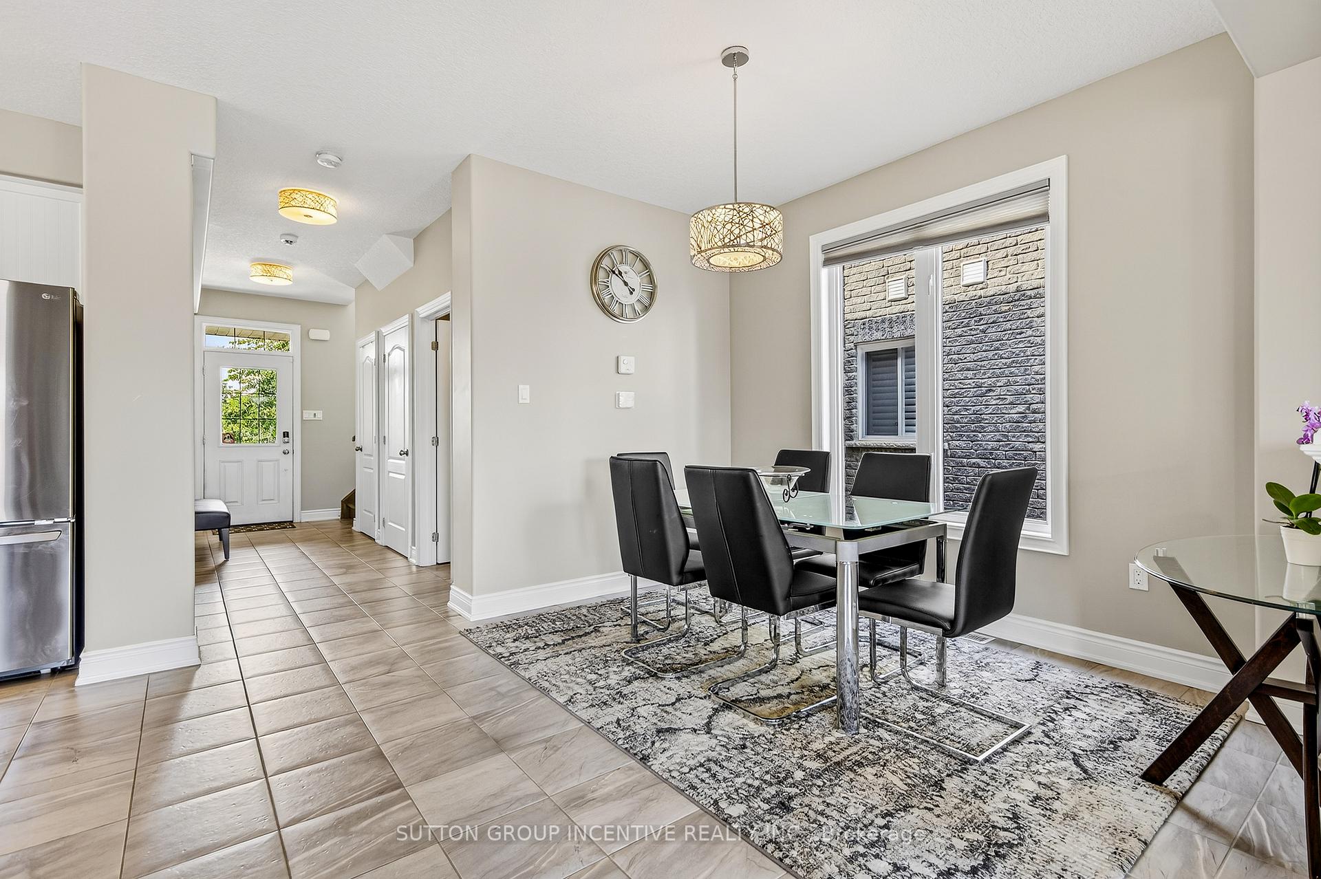 Photo 14 of 22 Britannic Lane, Barrie, Innis-Shore — HOMEH