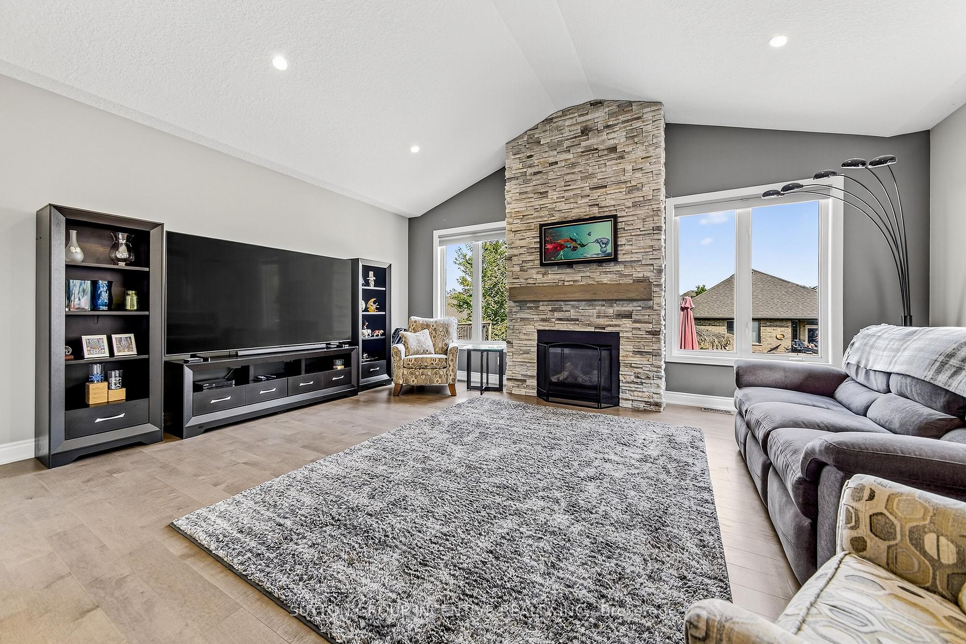 Photo 17 of 22 Britannic Lane, Barrie, Innis-Shore — HOMEH