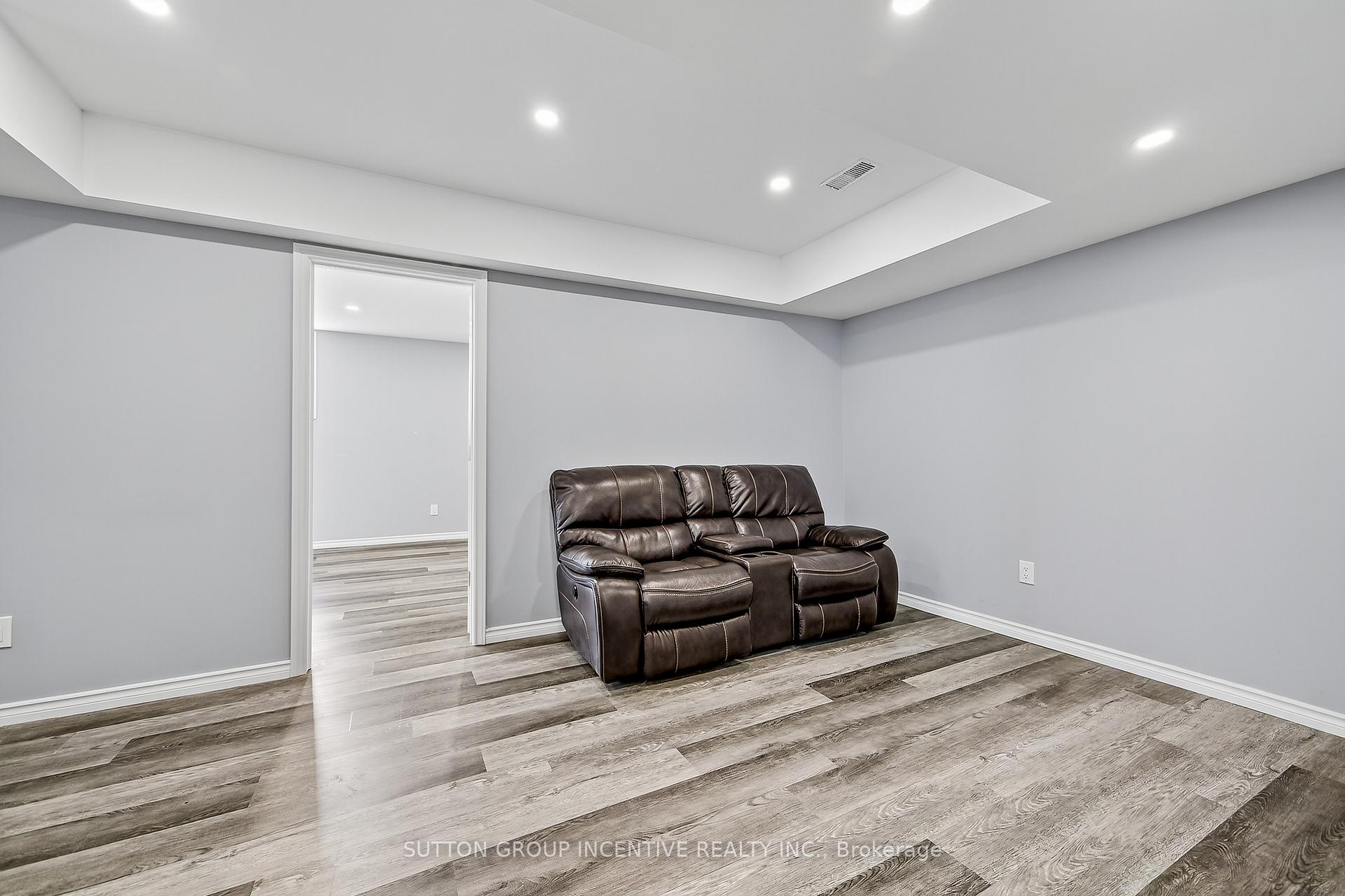 Photo 32 of 22 Britannic Lane, Barrie, Innis-Shore — HOMEH