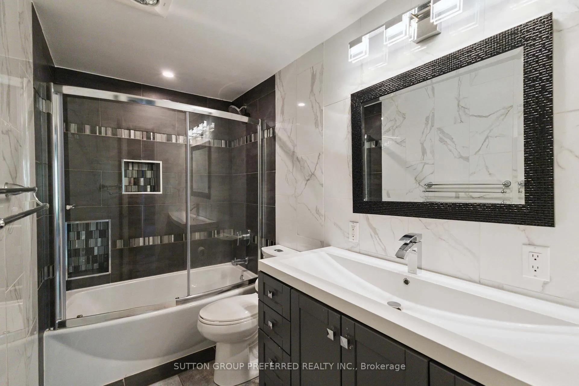 Photo 16 of 11076 Greystead Drive, Middlesex Centre, Rural Middlesex Centre — HOMEH