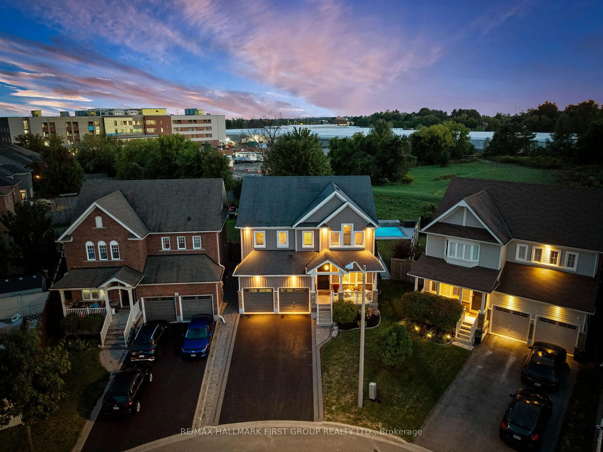 Photo 4 of 11 Murray Tabb Street, Clarington, Bowmanville — HOMEH