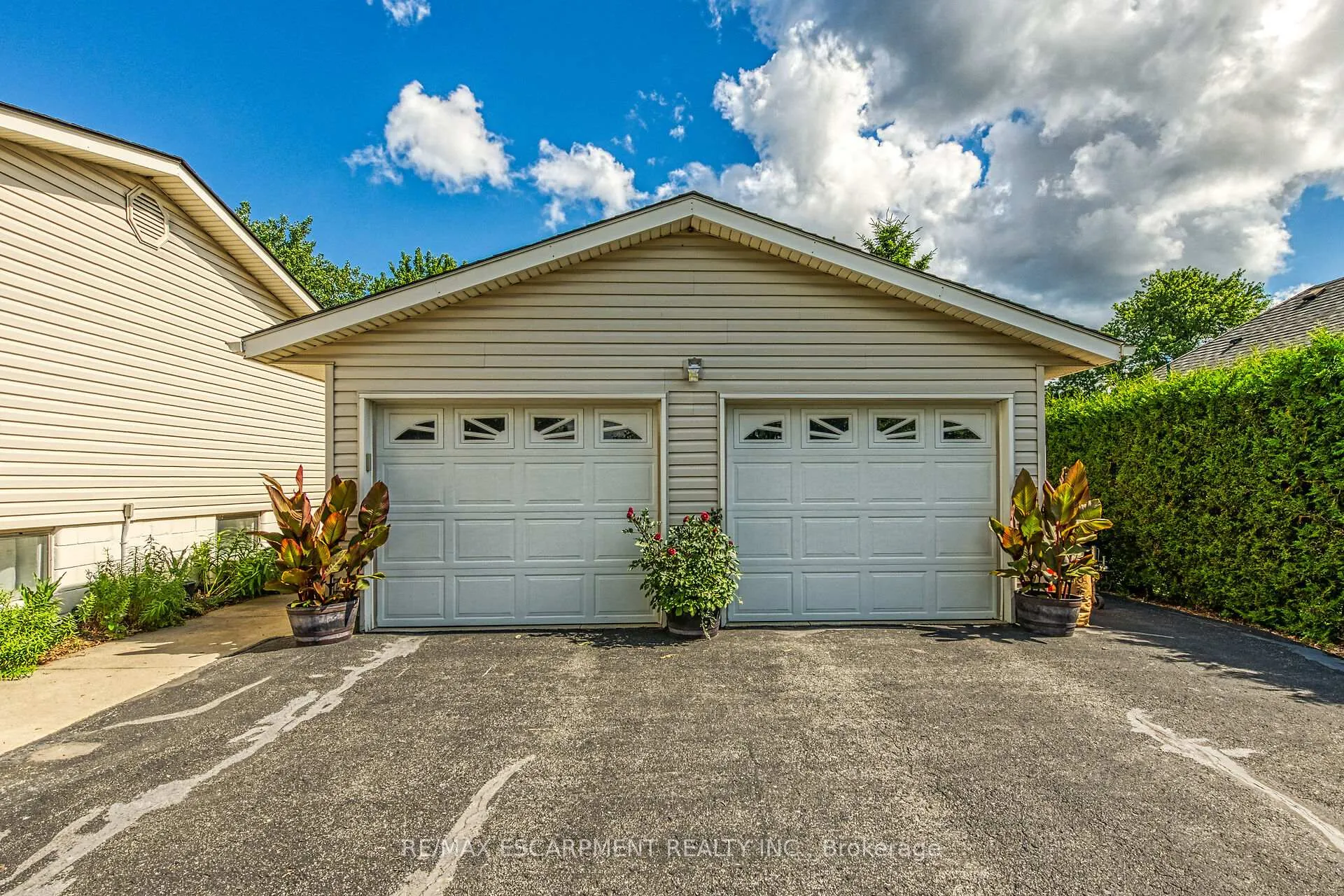 Photo 2 of 3 Short Street, Hamilton, Stoney Creek — HOMEH