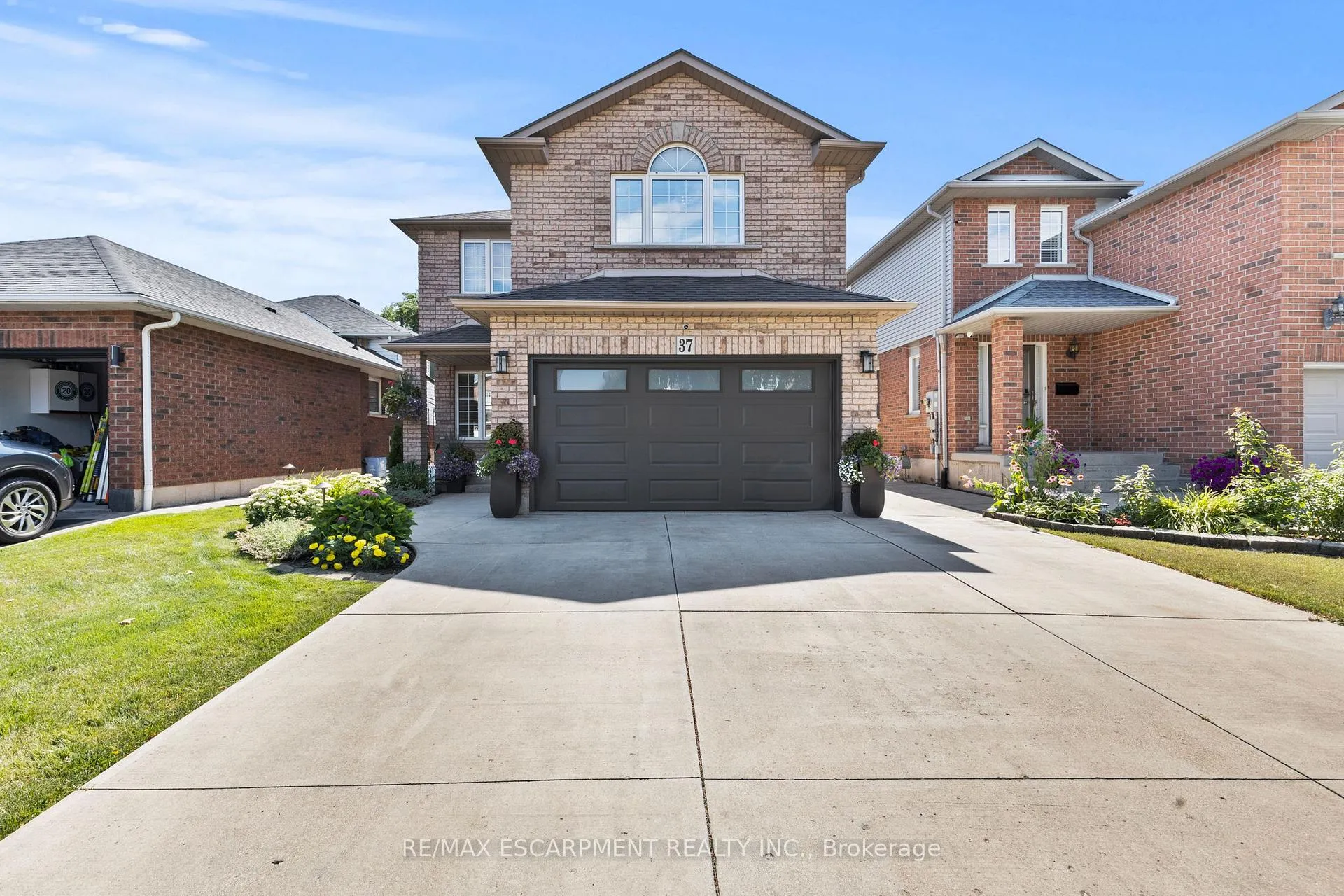 Photo 1 of 37 Darrow Drive, Hamilton, Stoney Creek — HOMEH
