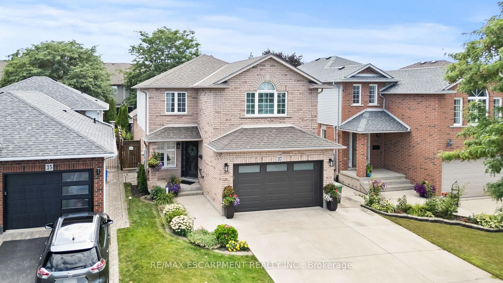 Photo 6 of 37 Darrow Drive, Hamilton, Stoney Creek — HOMEH