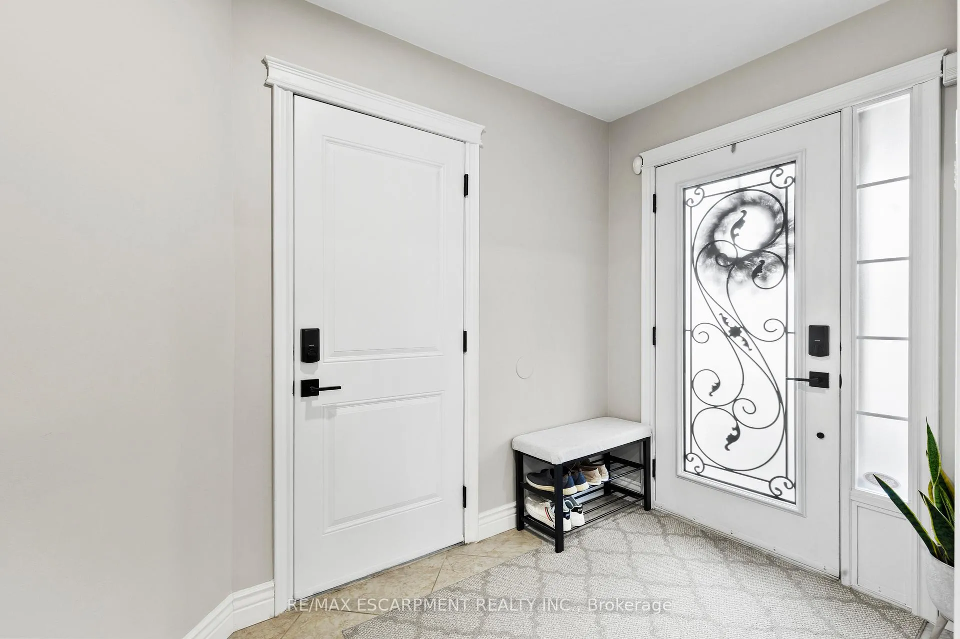 Photo 8 of 37 Darrow Drive, Hamilton, Stoney Creek — HOMEH