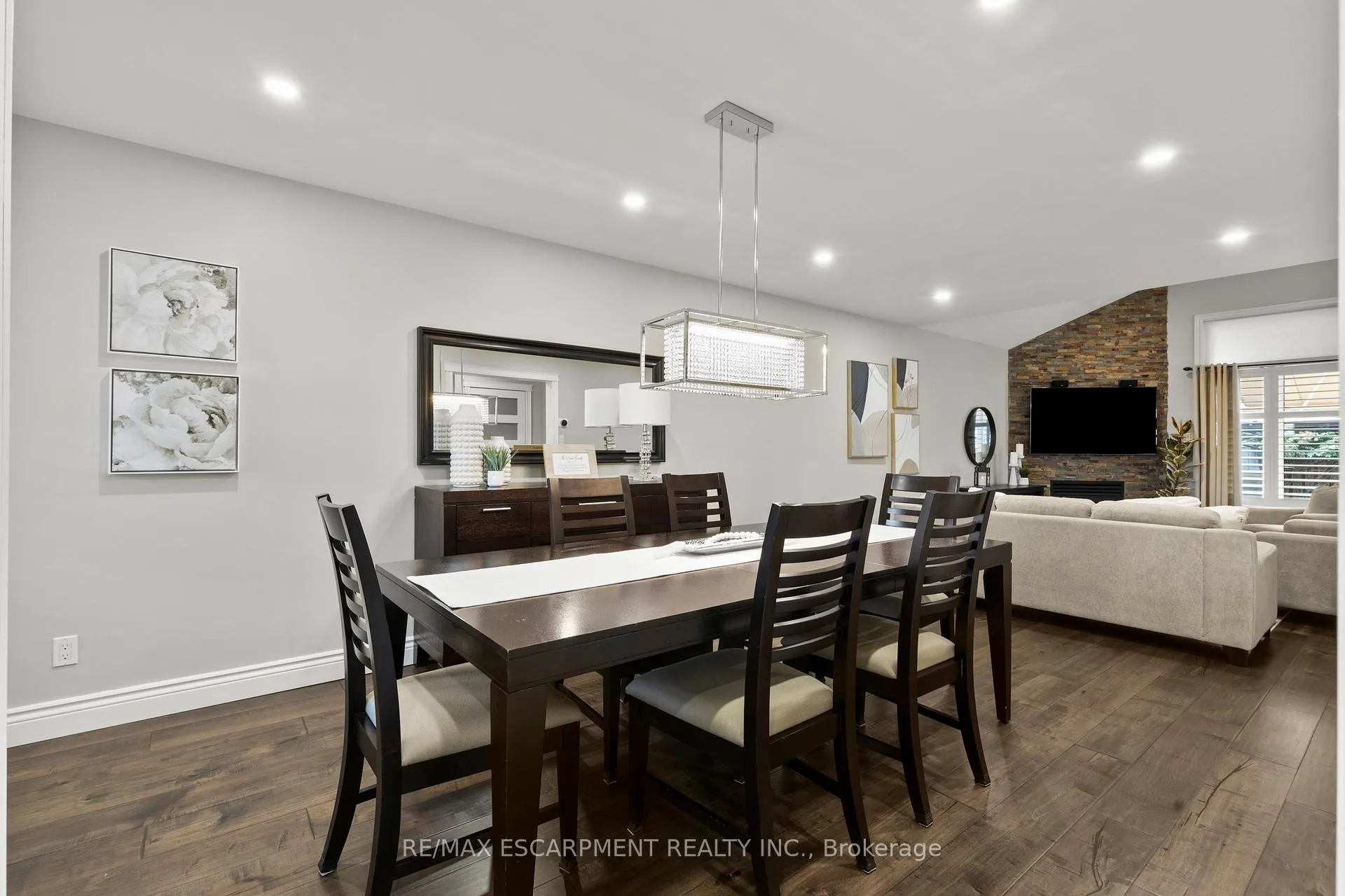 Photo 10 of 37 Darrow Drive, Hamilton, Stoney Creek — HOMEH