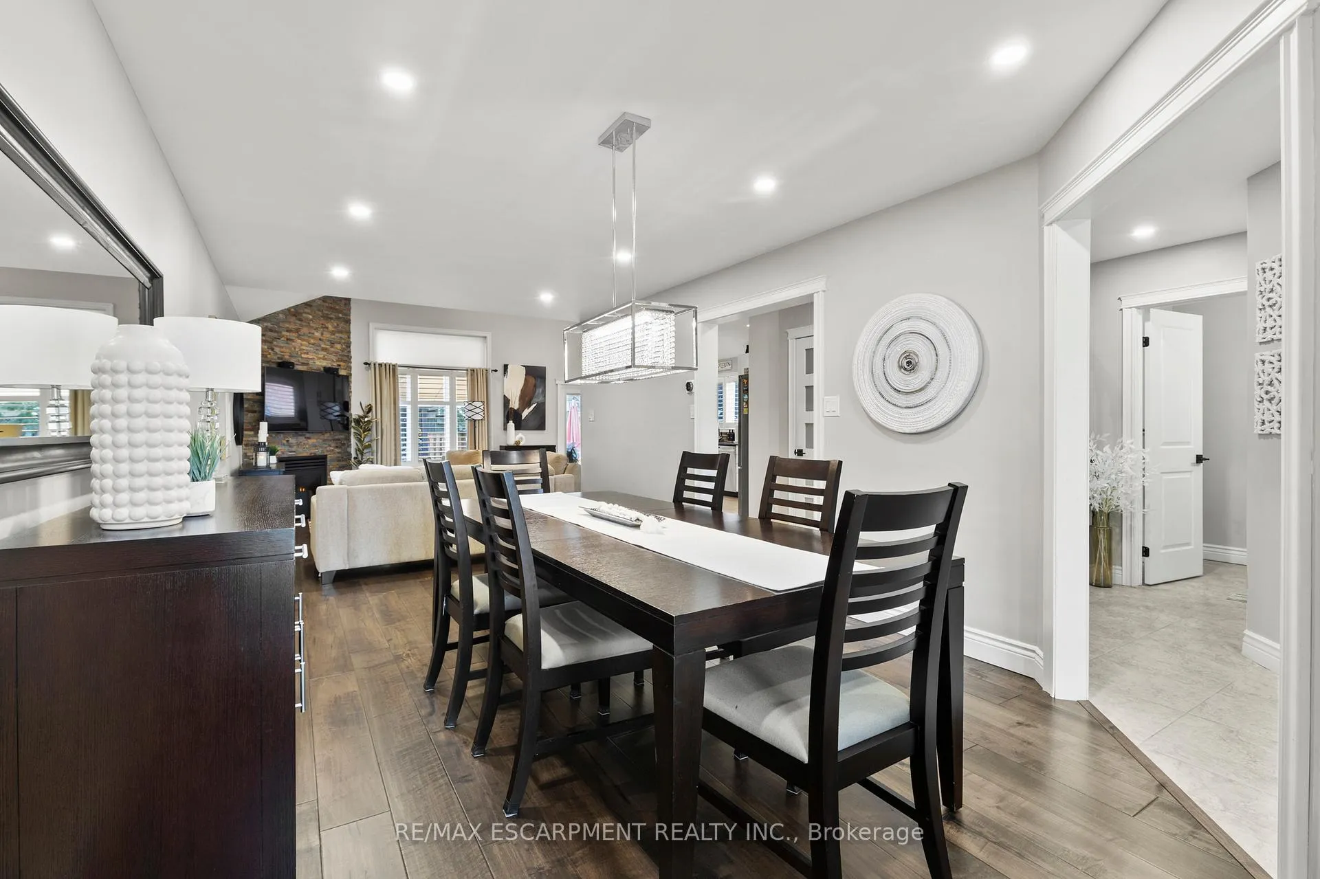 Photo 13 of 37 Darrow Drive, Hamilton, Stoney Creek — HOMEH