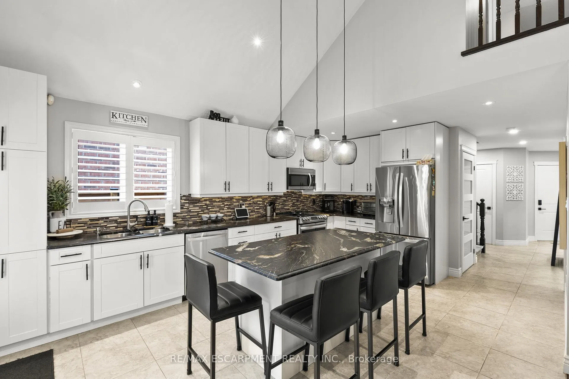 Photo 17 of 37 Darrow Drive, Hamilton, Stoney Creek — HOMEH