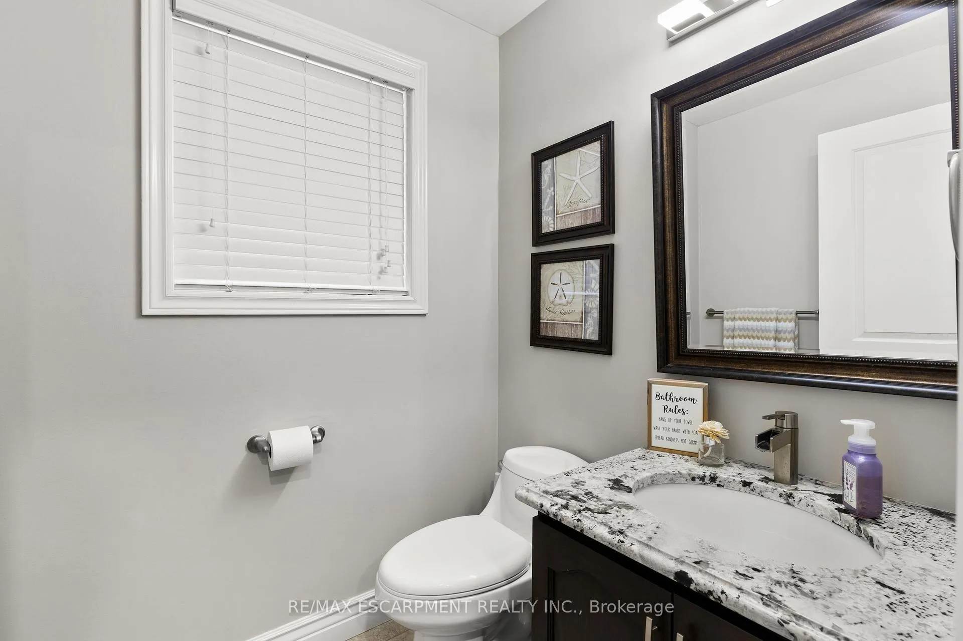 Photo 21 of 37 Darrow Drive, Hamilton, Stoney Creek — HOMEH