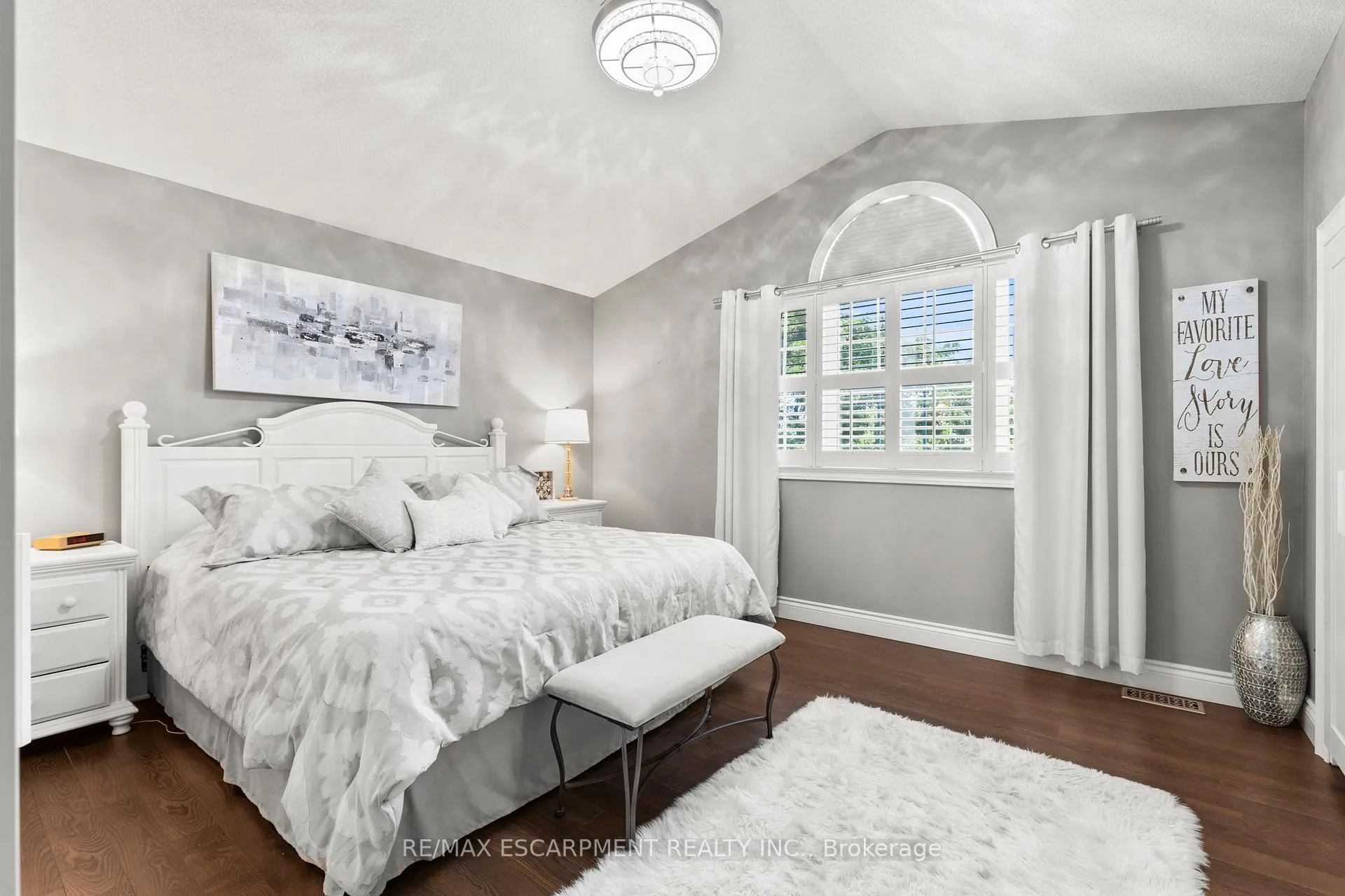 Photo 23 of 37 Darrow Drive, Hamilton, Stoney Creek — HOMEH