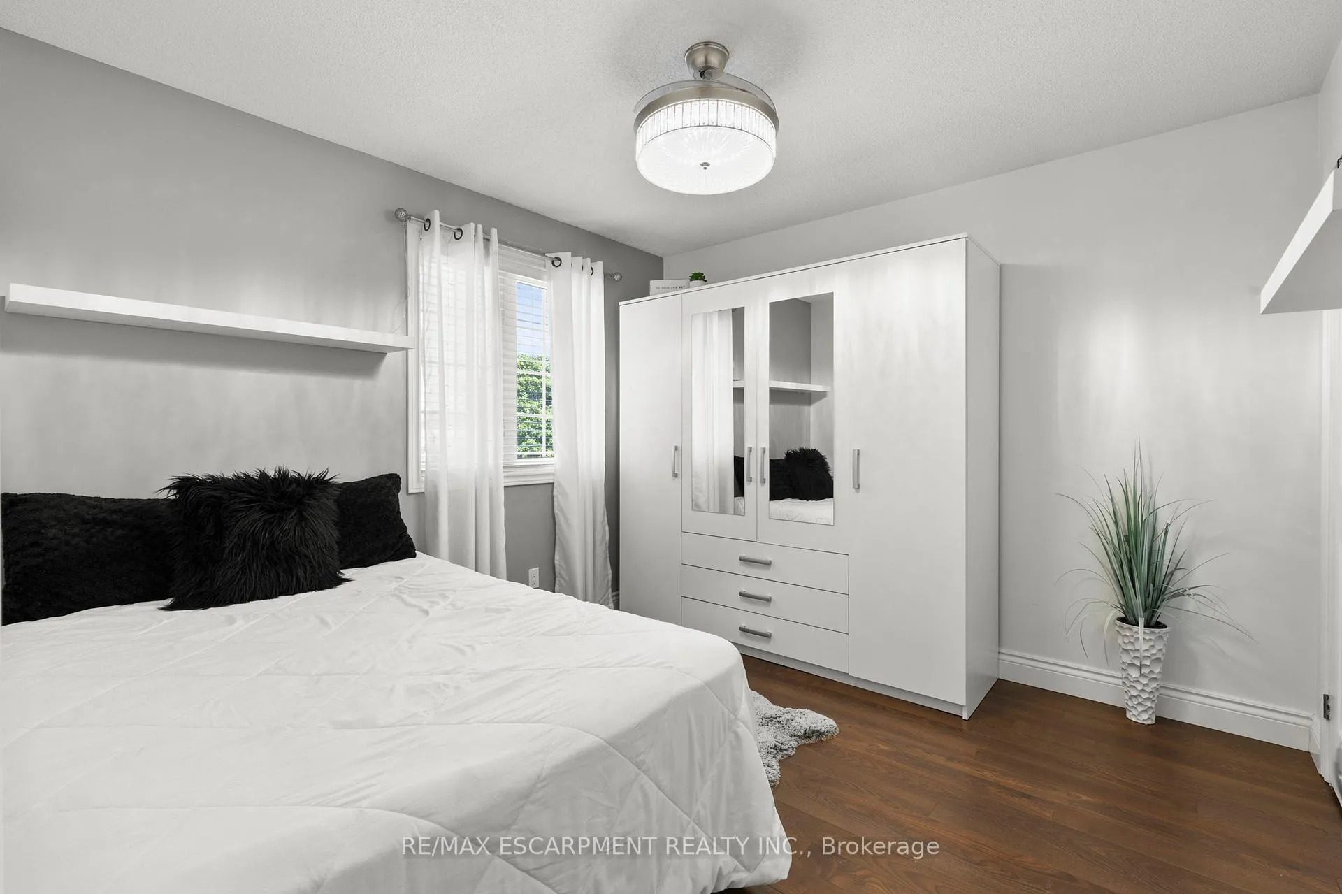 Photo 27 of 37 Darrow Drive, Hamilton, Stoney Creek — HOMEH