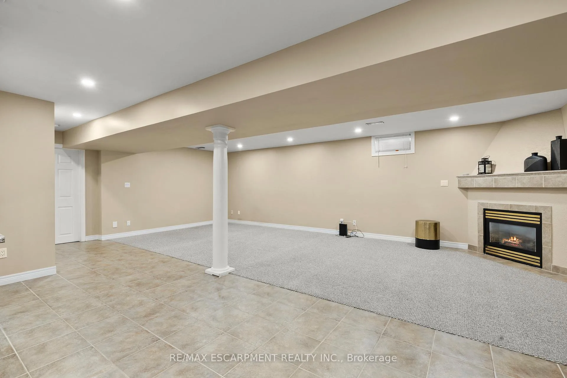 Photo 34 of 37 Darrow Drive, Hamilton, Stoney Creek — HOMEH