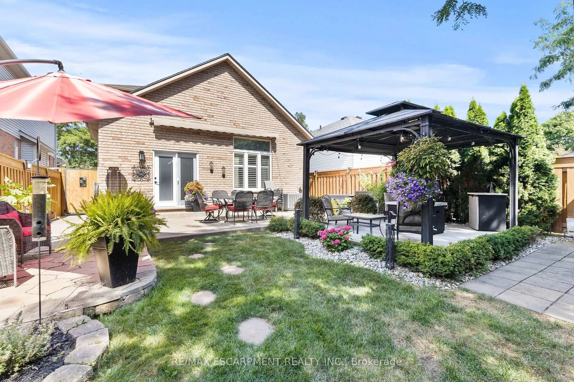 Photo 42 of 37 Darrow Drive, Hamilton, Stoney Creek — HOMEH