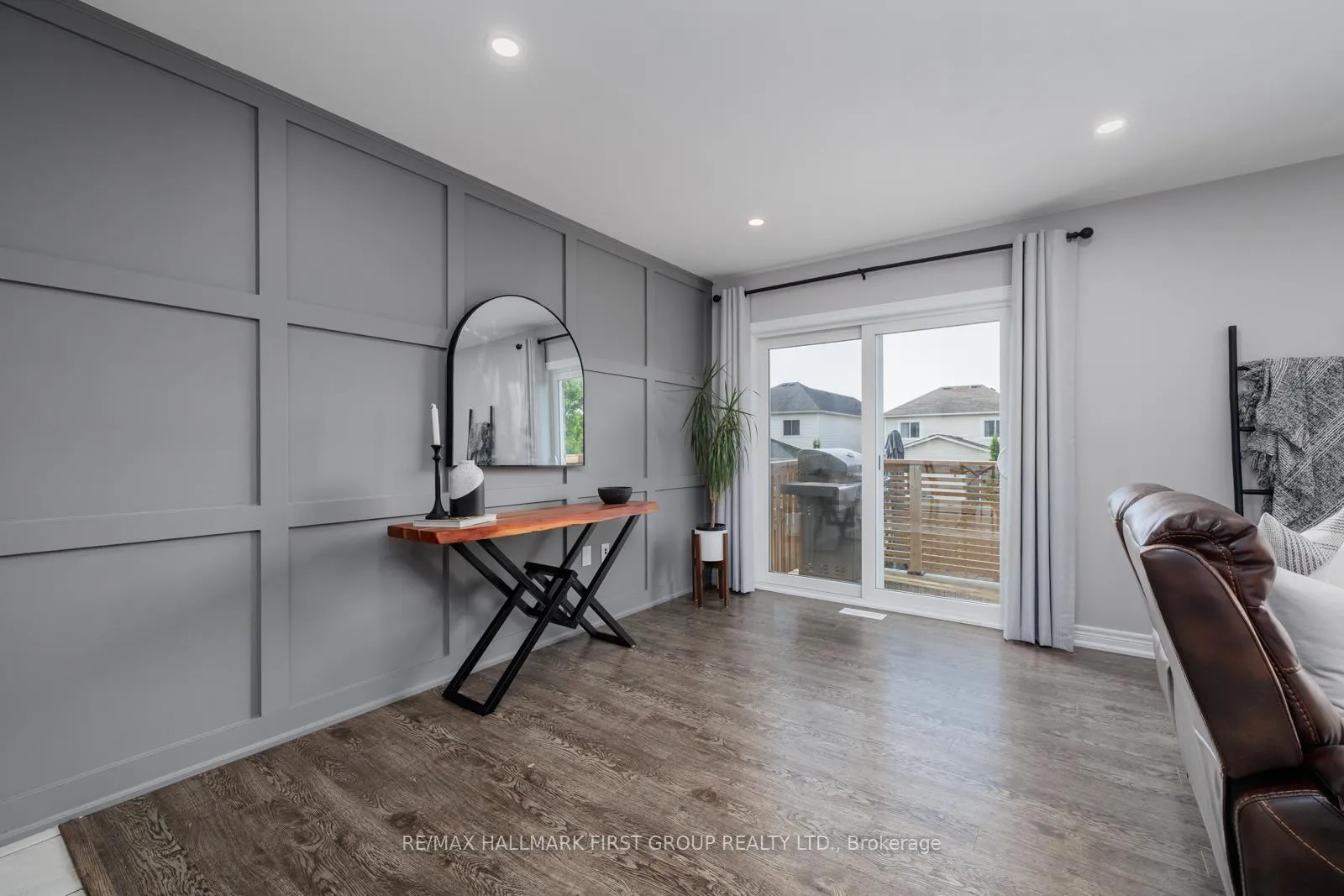 Photo 14 of 27 Louis Way, Scugog, Port Perry — HOMEH
