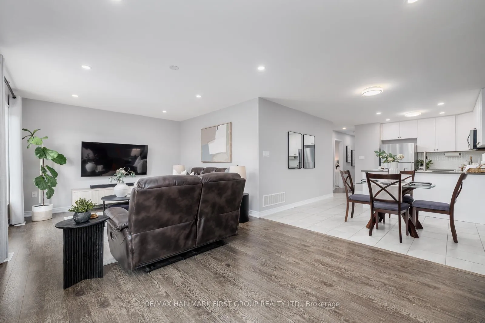 Photo 16 of 27 Louis Way, Scugog, Port Perry — HOMEH